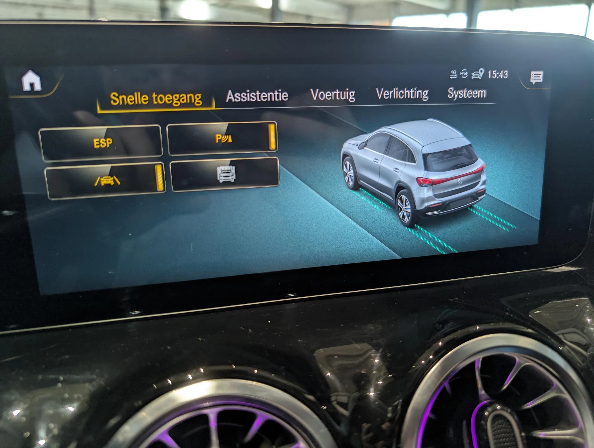 Mercedes-Benz-EQA-image-33