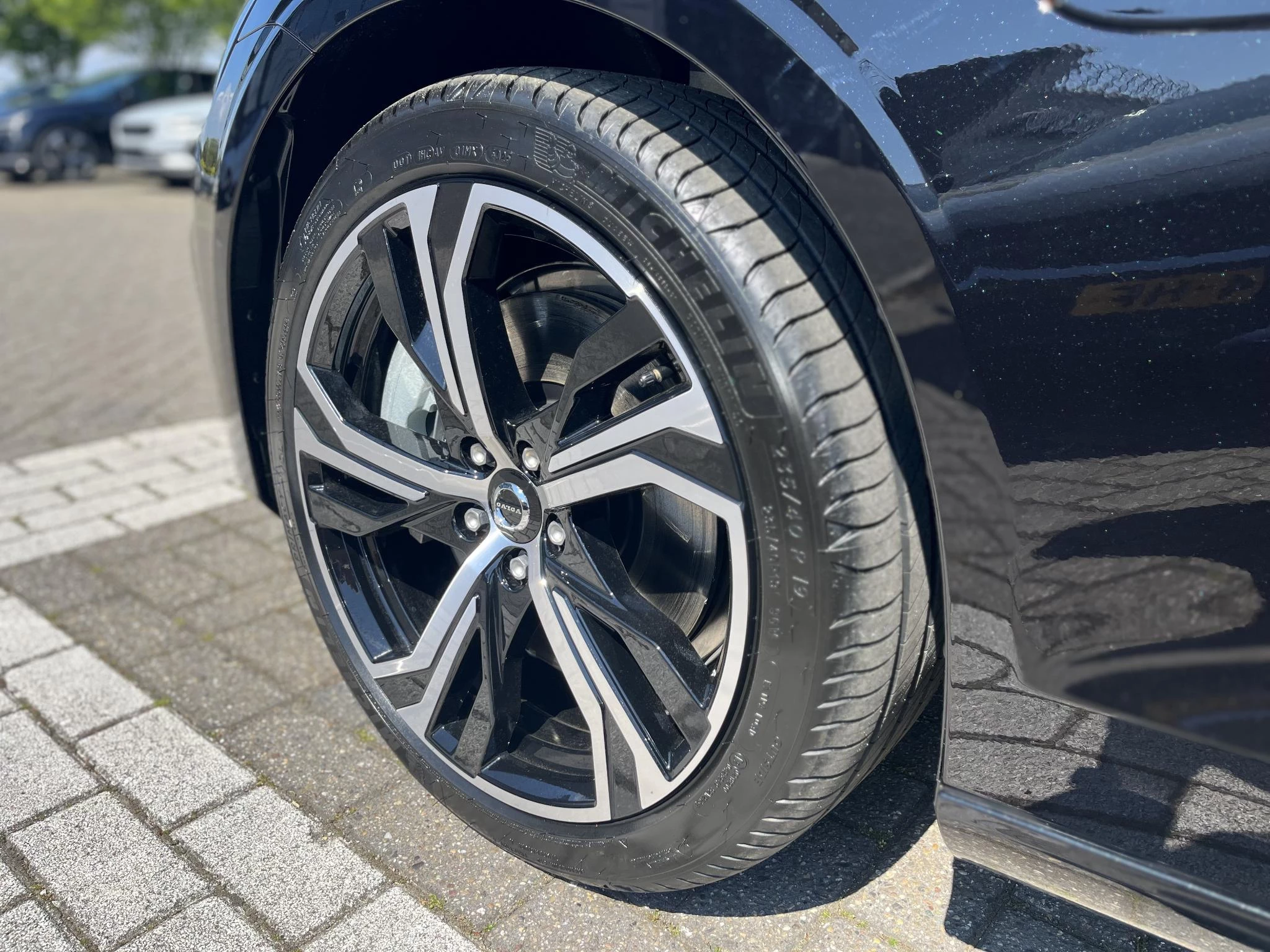 Volvo V60 T6 Plug-in hybrid AWD Ultra Dark