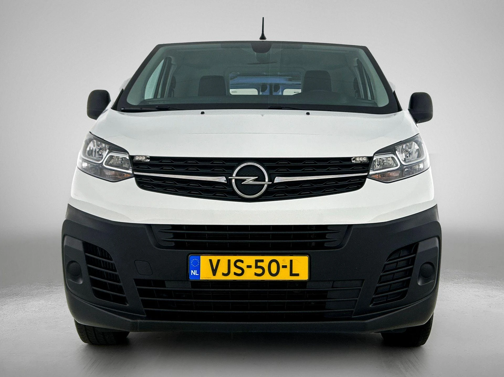 Opel-Vivaro-image-4