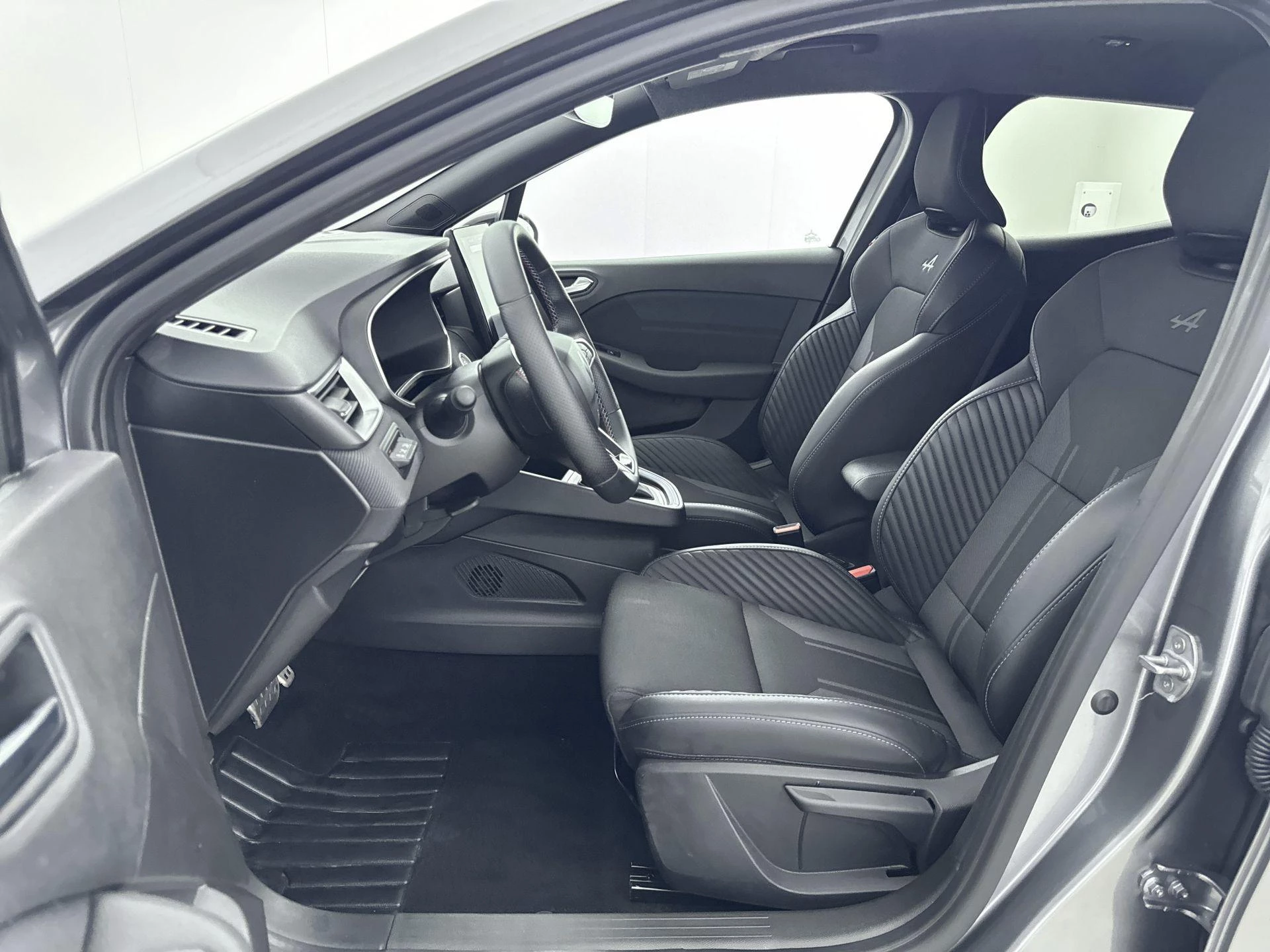 Renault-Clio-image-11