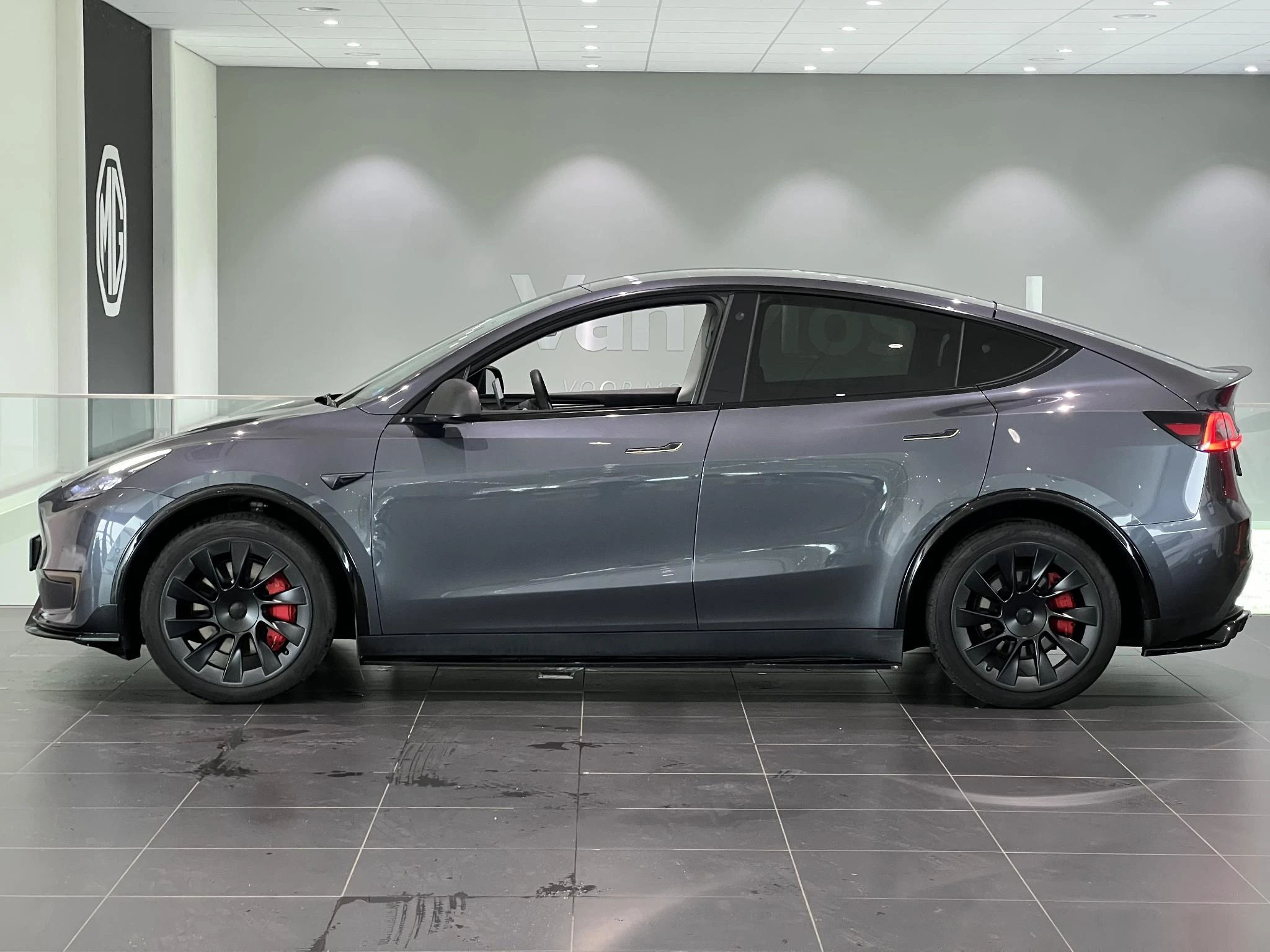 Tesla-Model Y-image-1