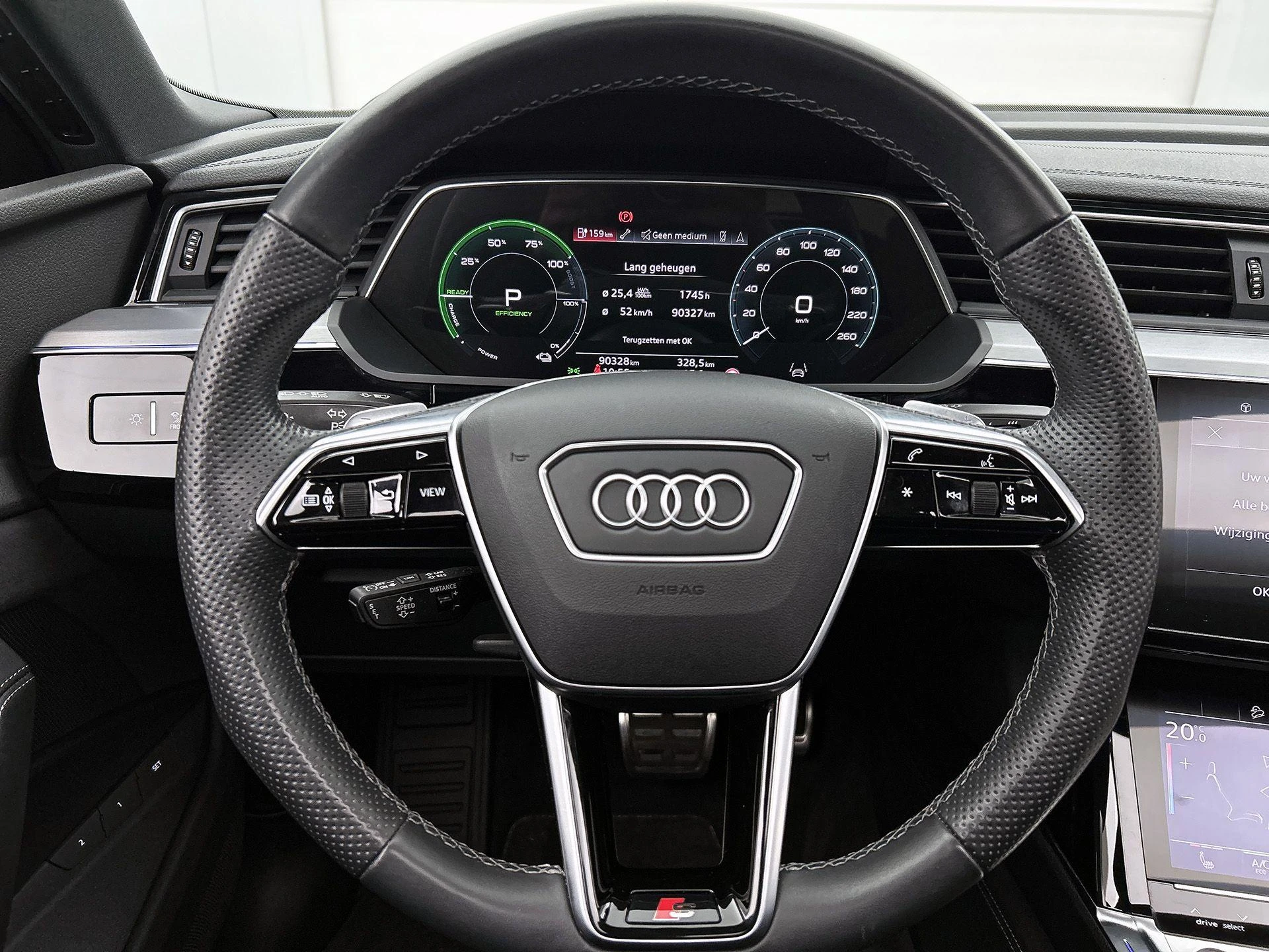 Audi-Q8 Sportback e-tron-image-32