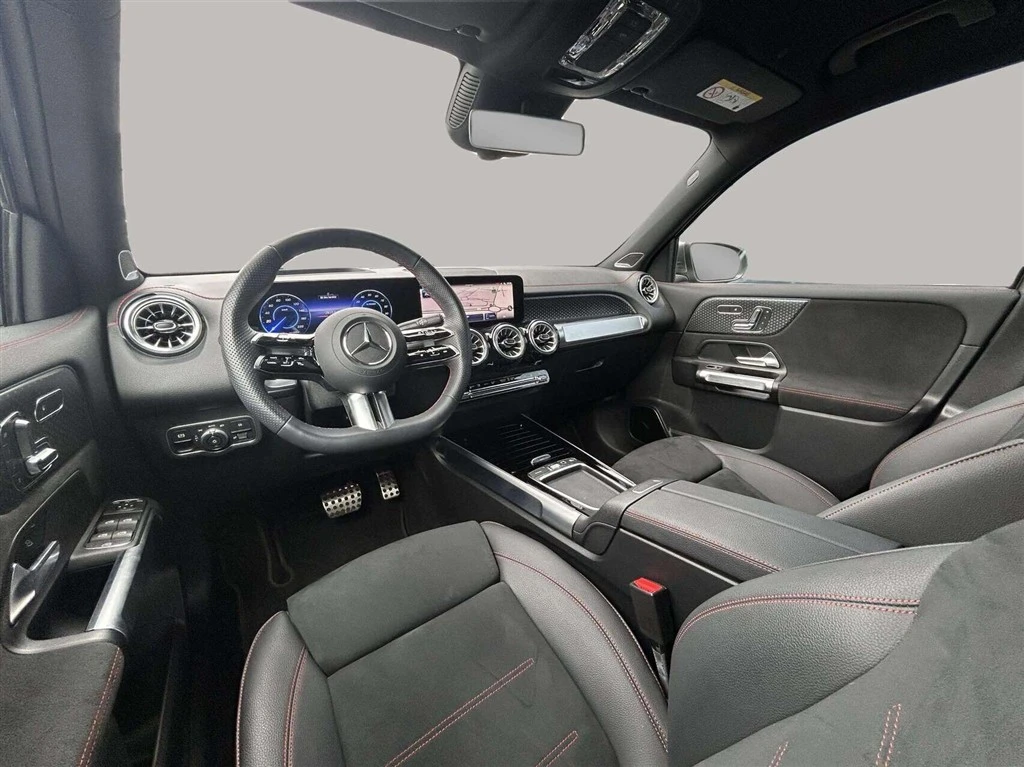 Mercedes-Benz-EQB-image-11