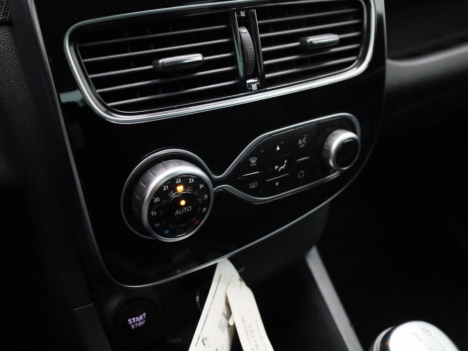 Renault-Clio-image-14