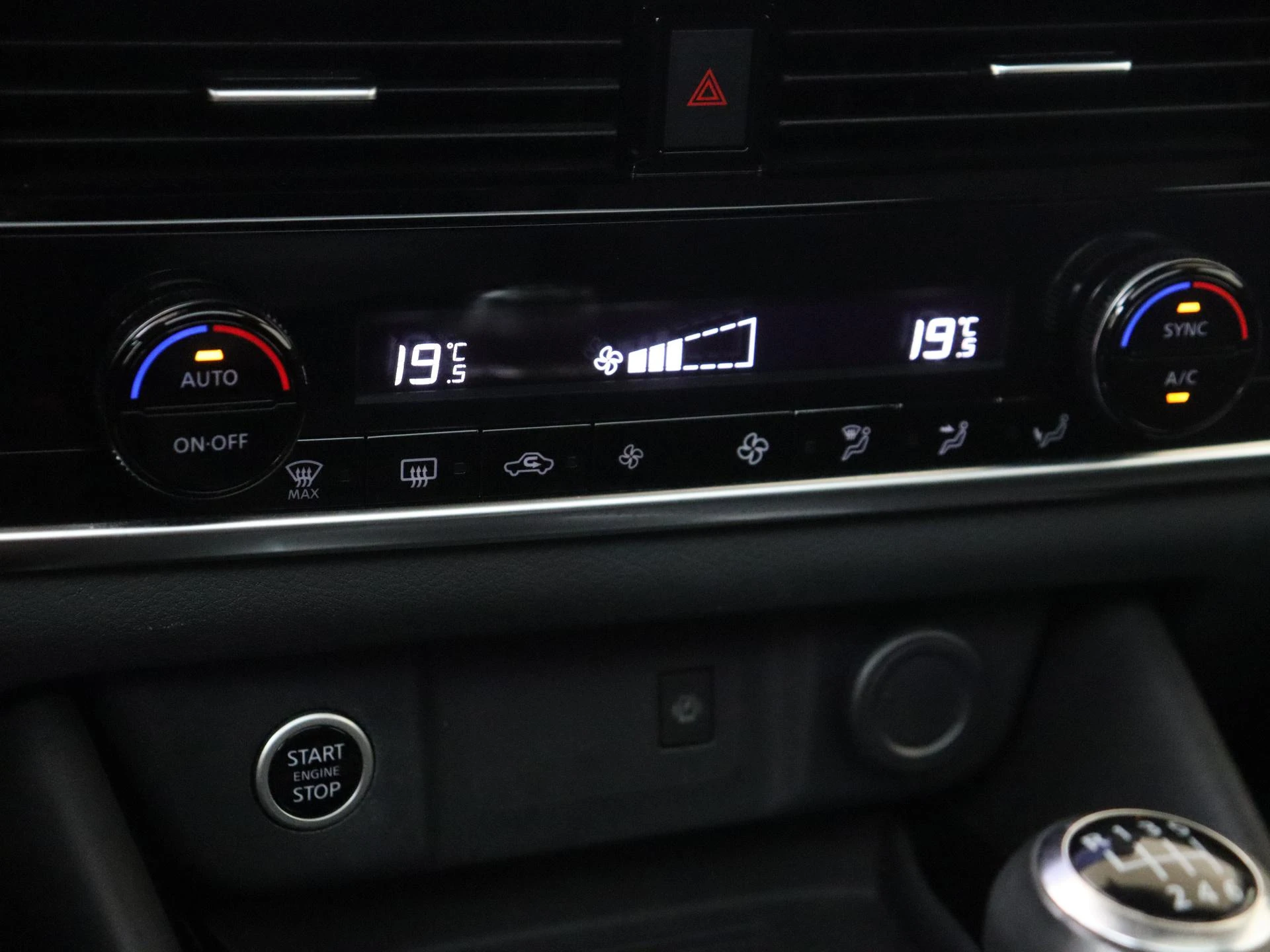 Nissan-QASHQAI-image-18