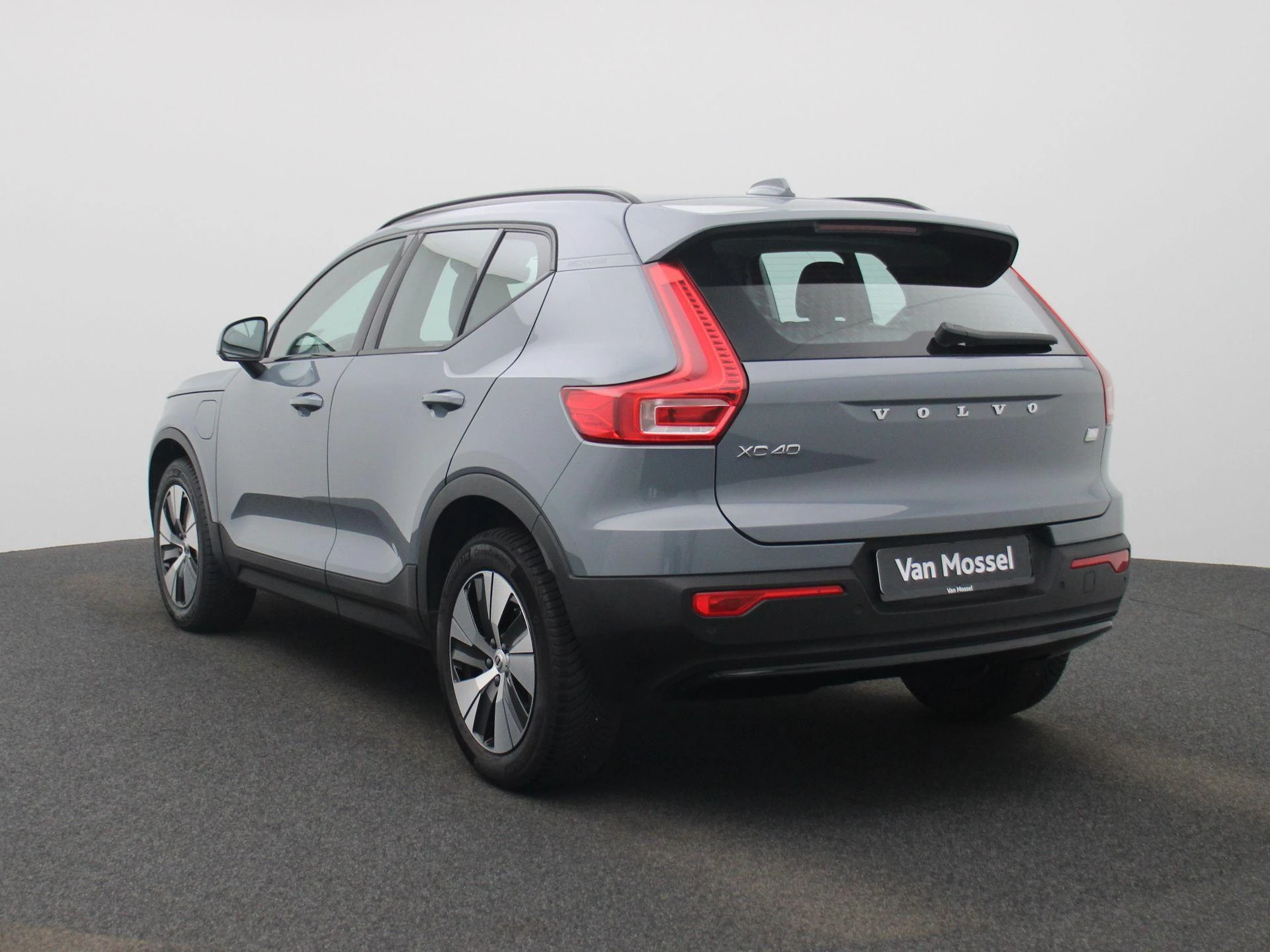 Volvo-XC40-image-1