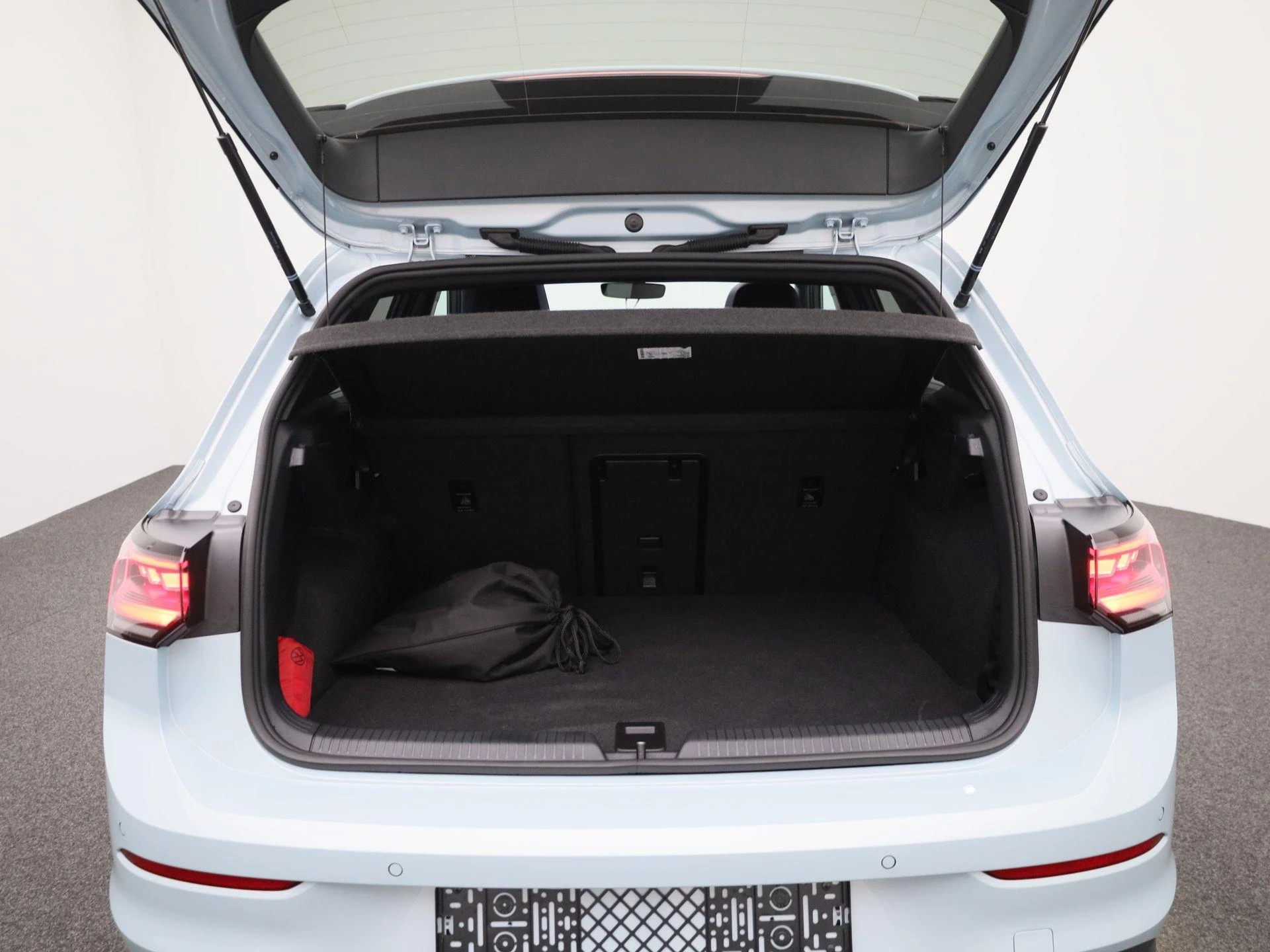 Volkswagen-Golf-image-9