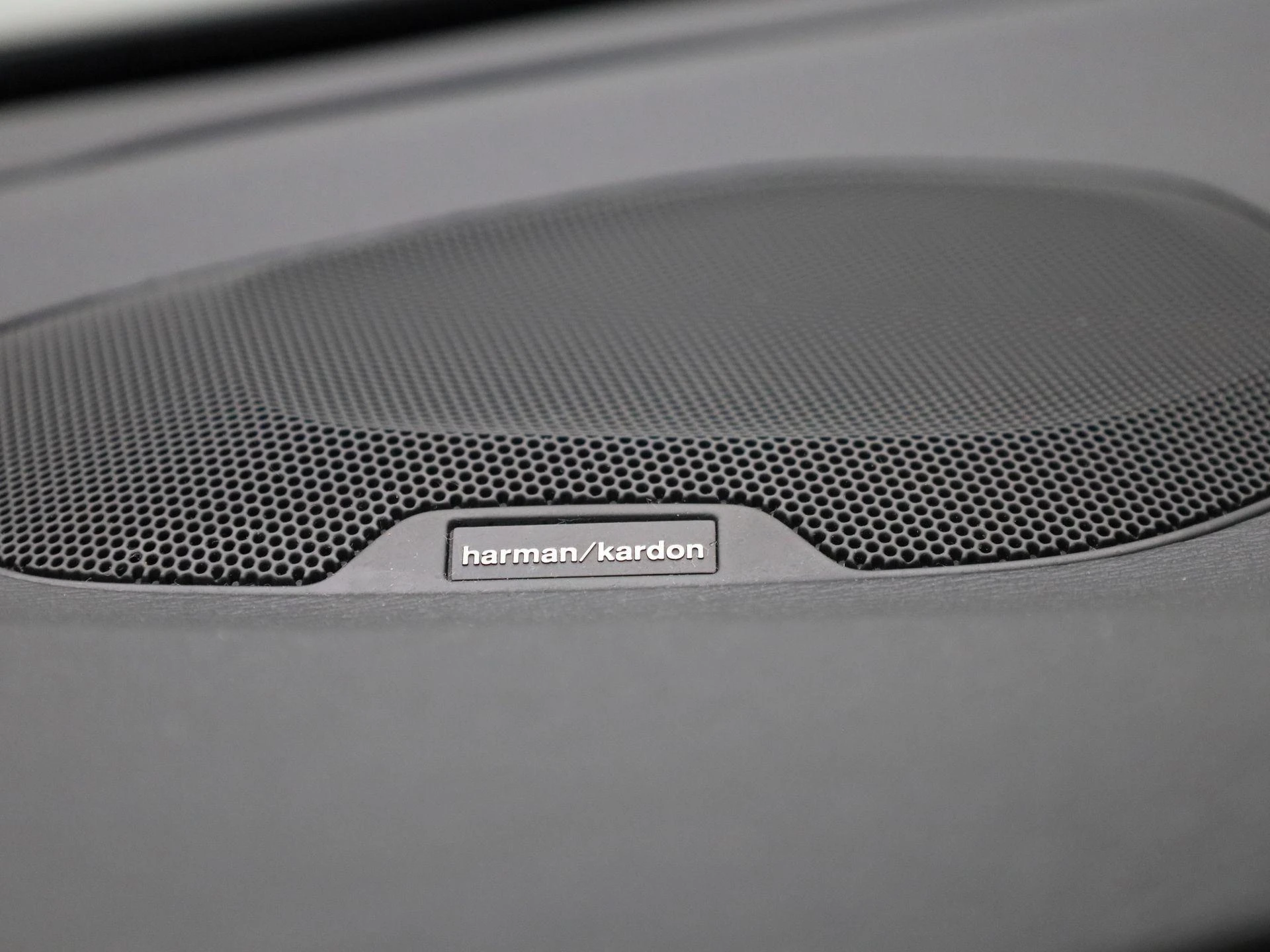 Volvo-V40-image-26