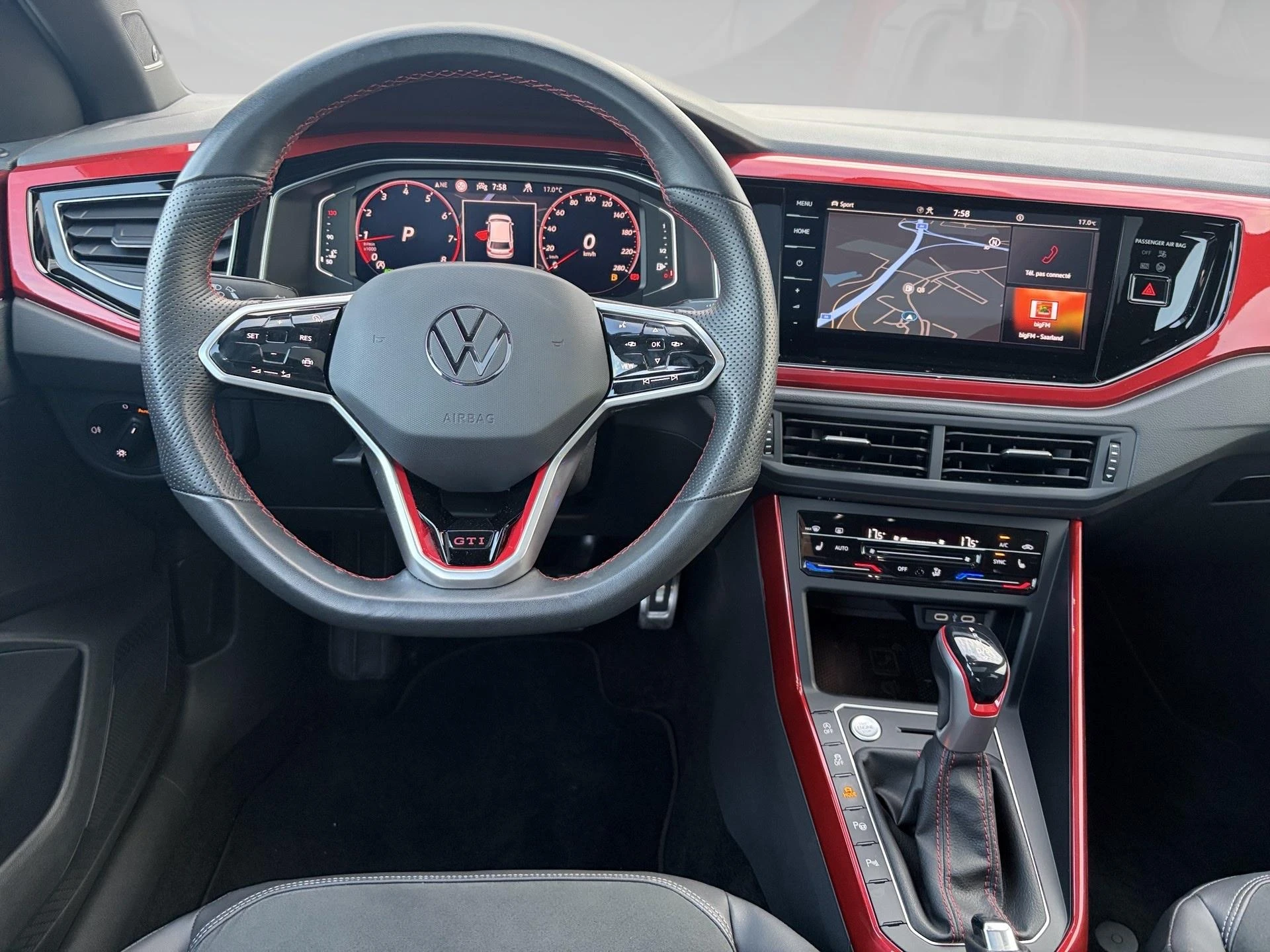 Volkswagen-Polo-image-7
