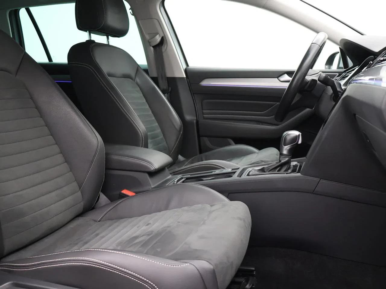 Volkswagen-Passat-image-9