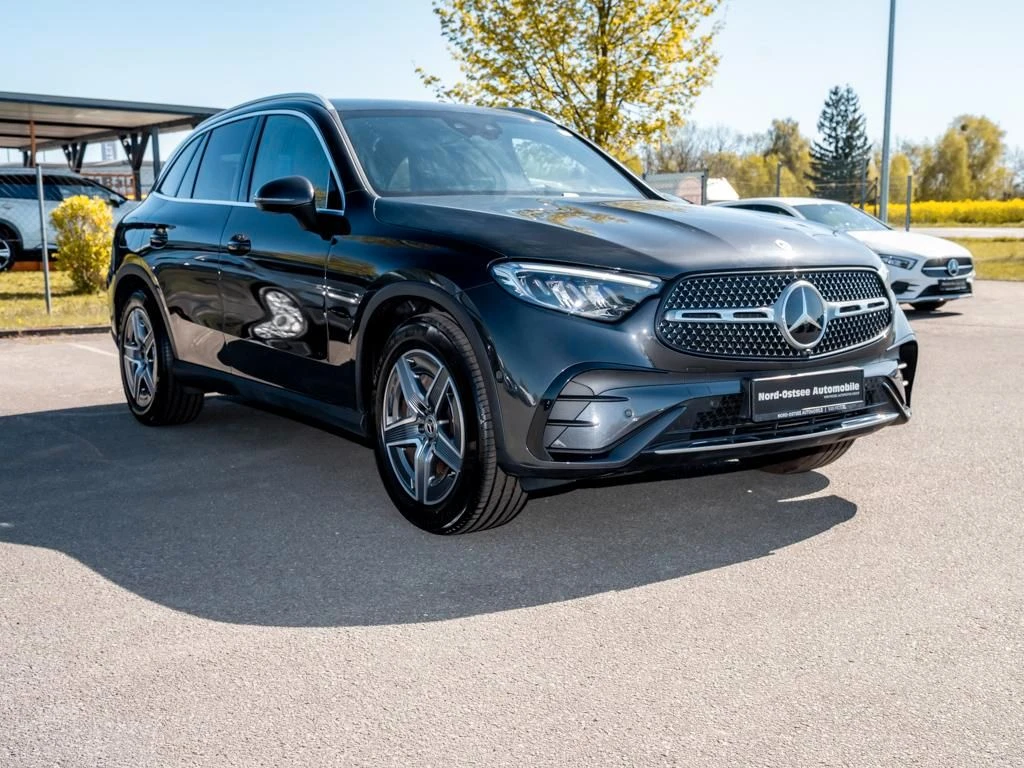 Mercedes-Benz-GLC 300 d-image-4