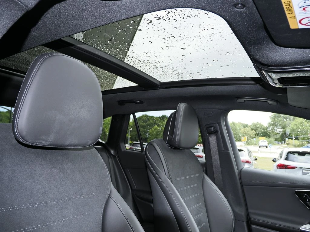 Mercedes-Benz-GLC 220 d-image-15