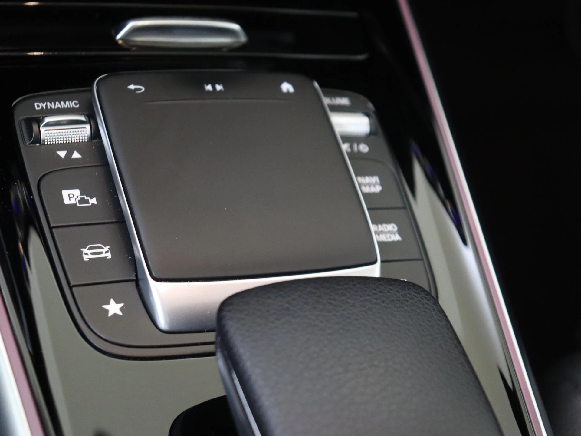 Mercedes-Benz-B-Klasse-image-20