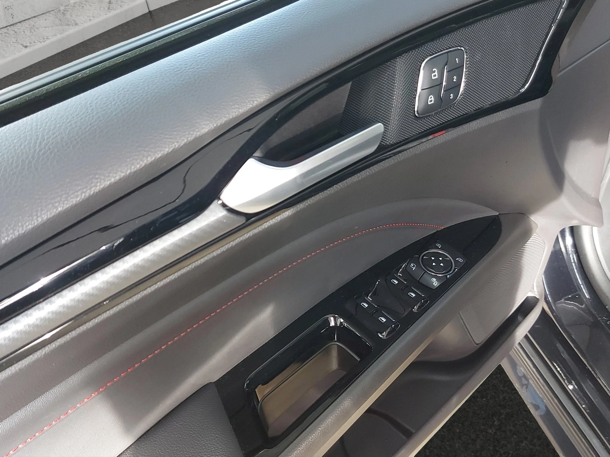 Ford-Mondeo-image-16