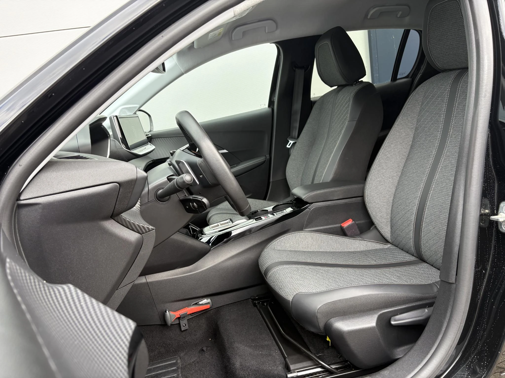 Peugeot-208-image-10