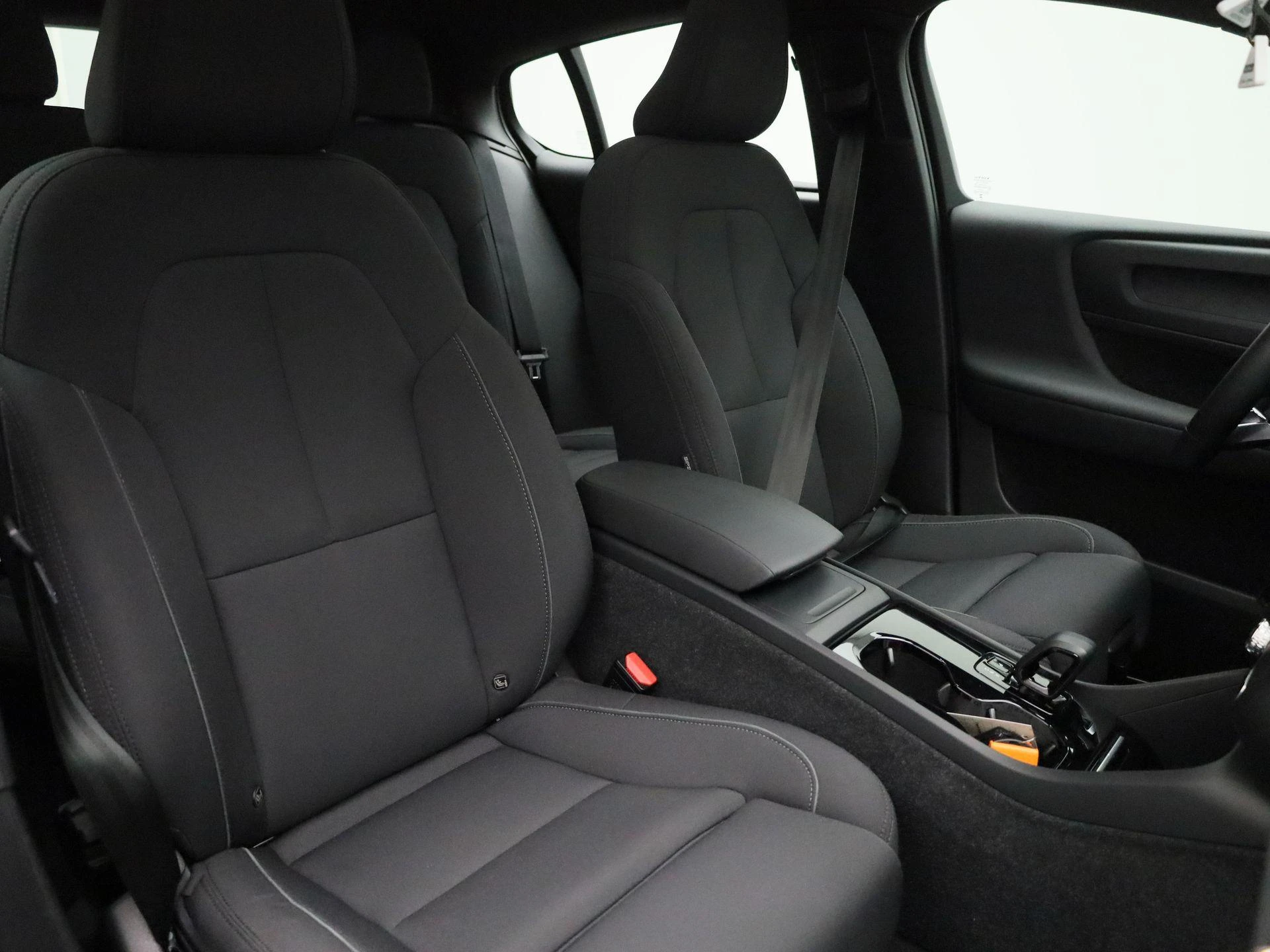 Volvo-C40-image-40