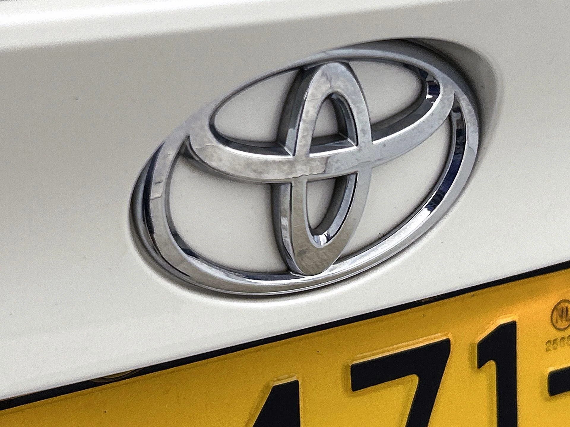 Toyota-C-HR-image-27