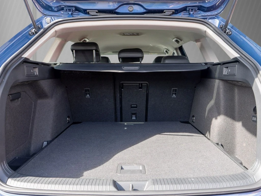 Volkswagen-Golf-image-5