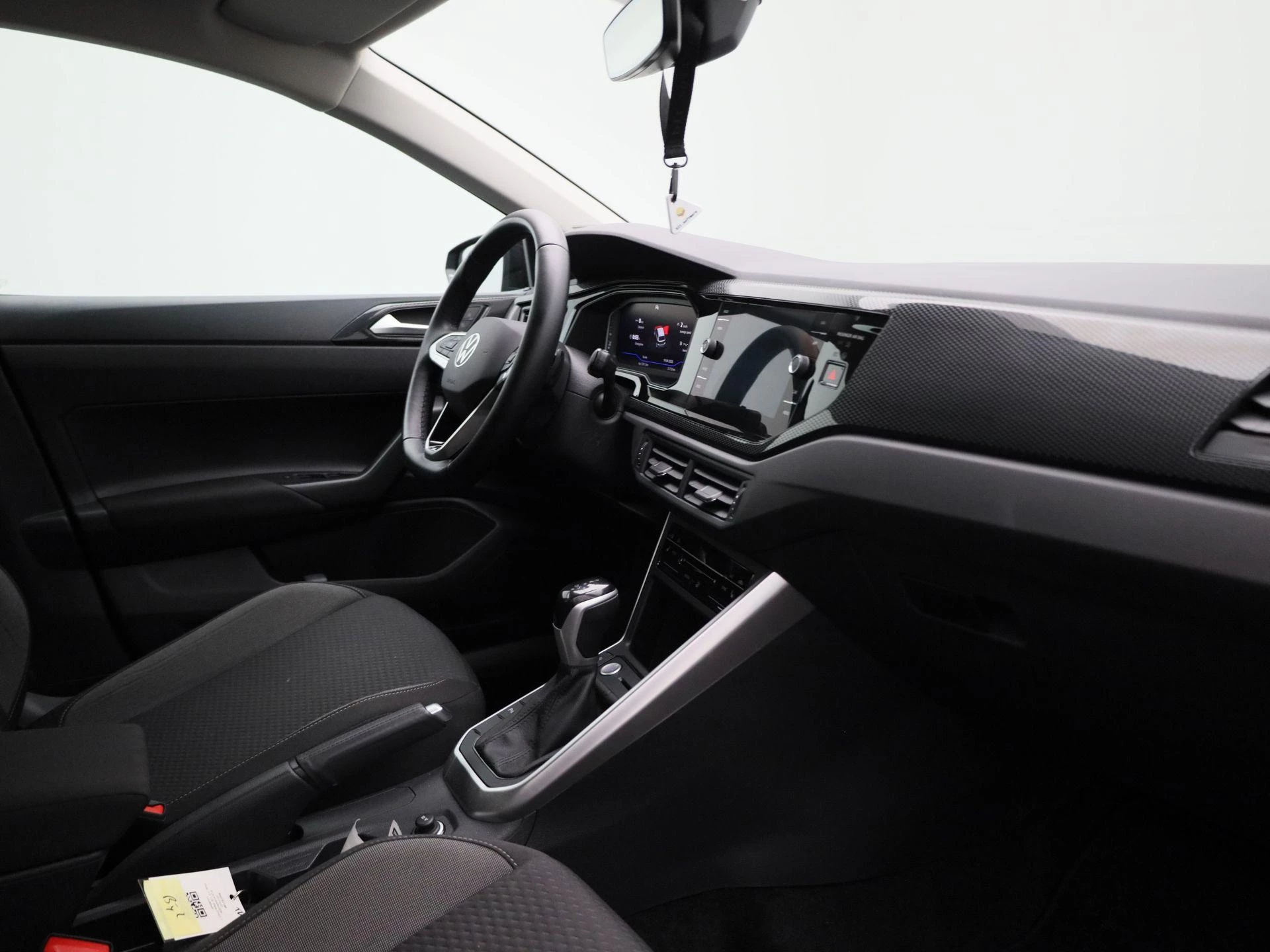 Volkswagen-Polo-image-28