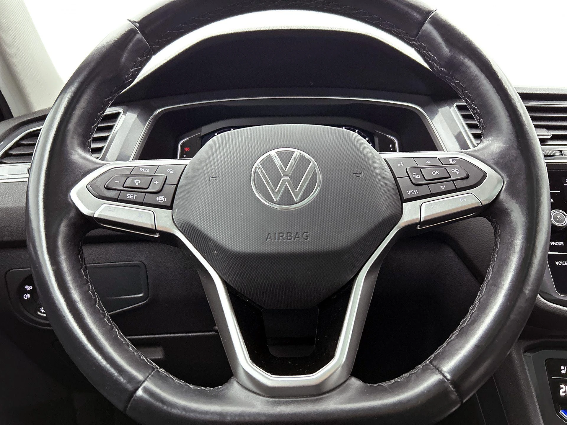 Volkswagen-Tiguan Allspace-image-34