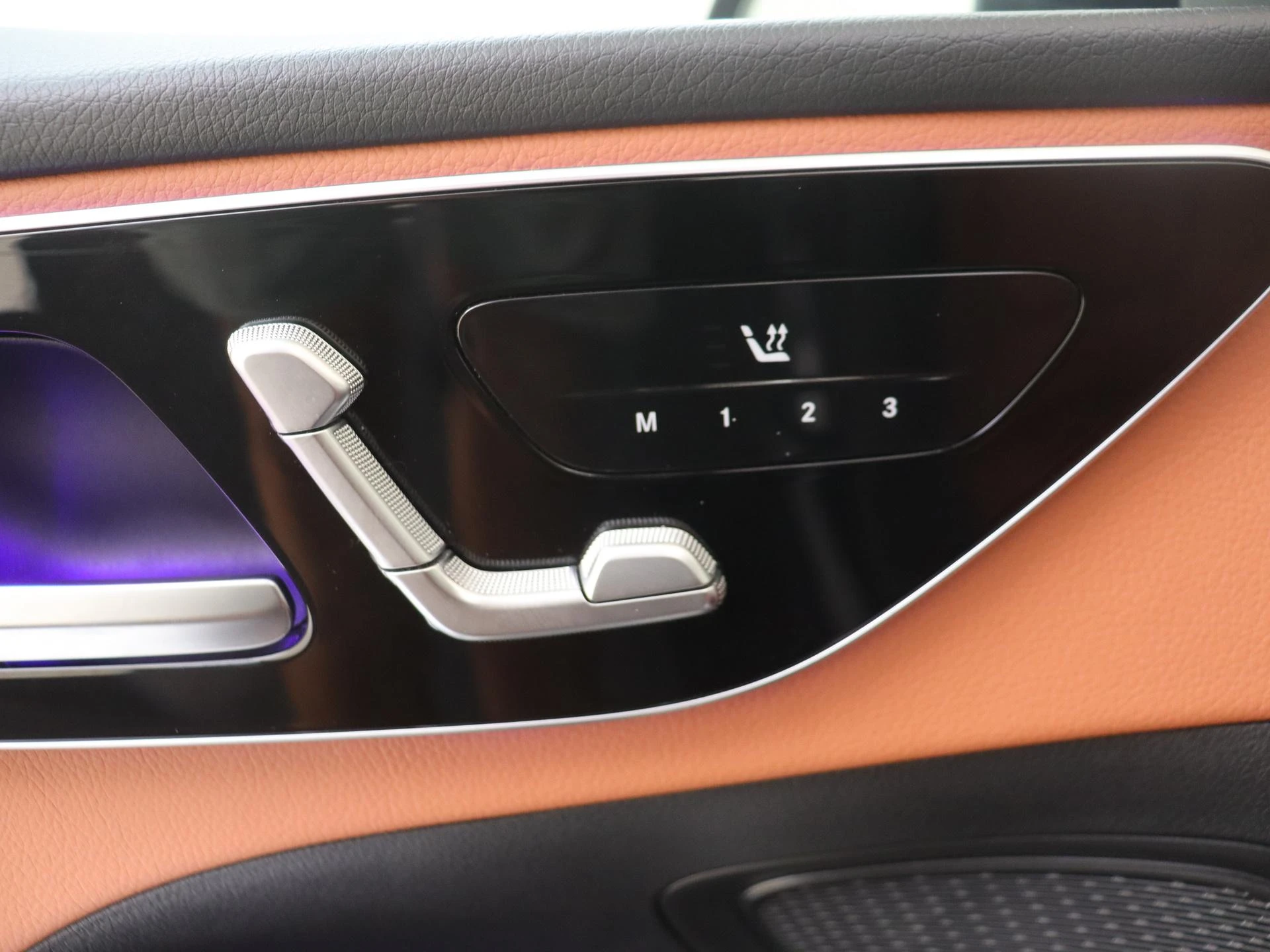 Mercedes-Benz-C-Klasse-image-24