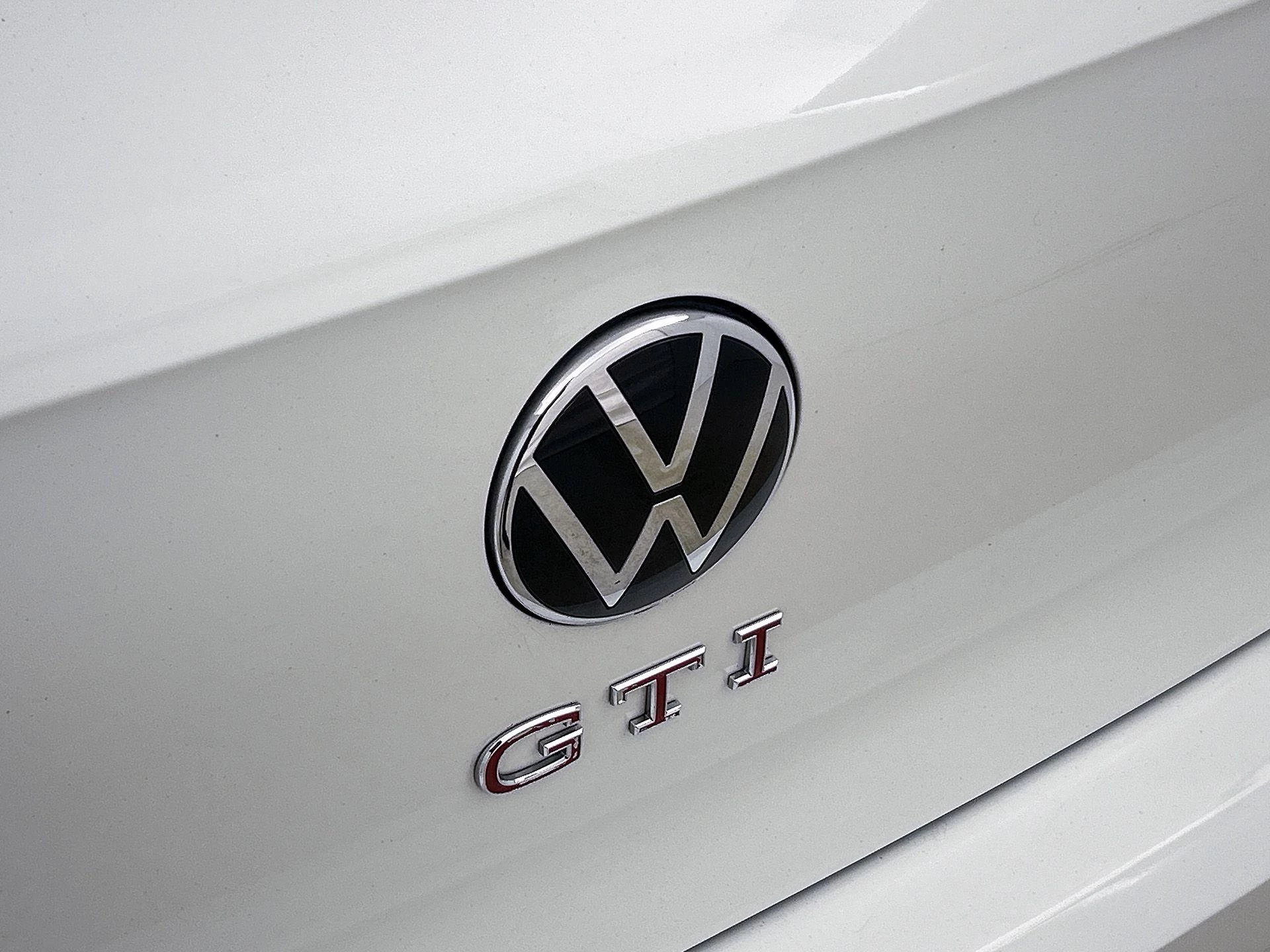 Volkswagen-Golf-image-30