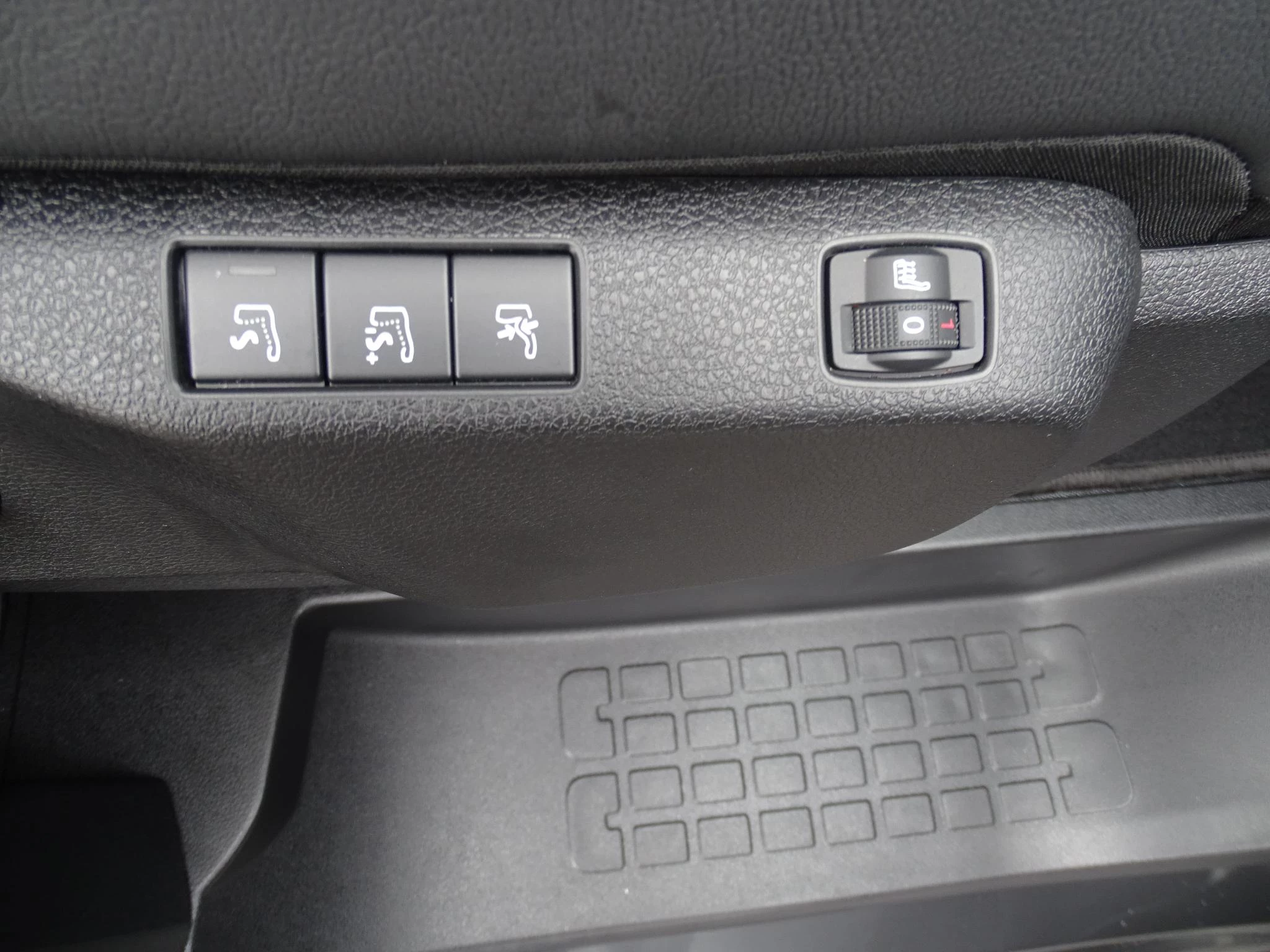 Opel Vivaro 2.0 BlueHDi 180 S&S EAT8 €6.4 DC L3H1