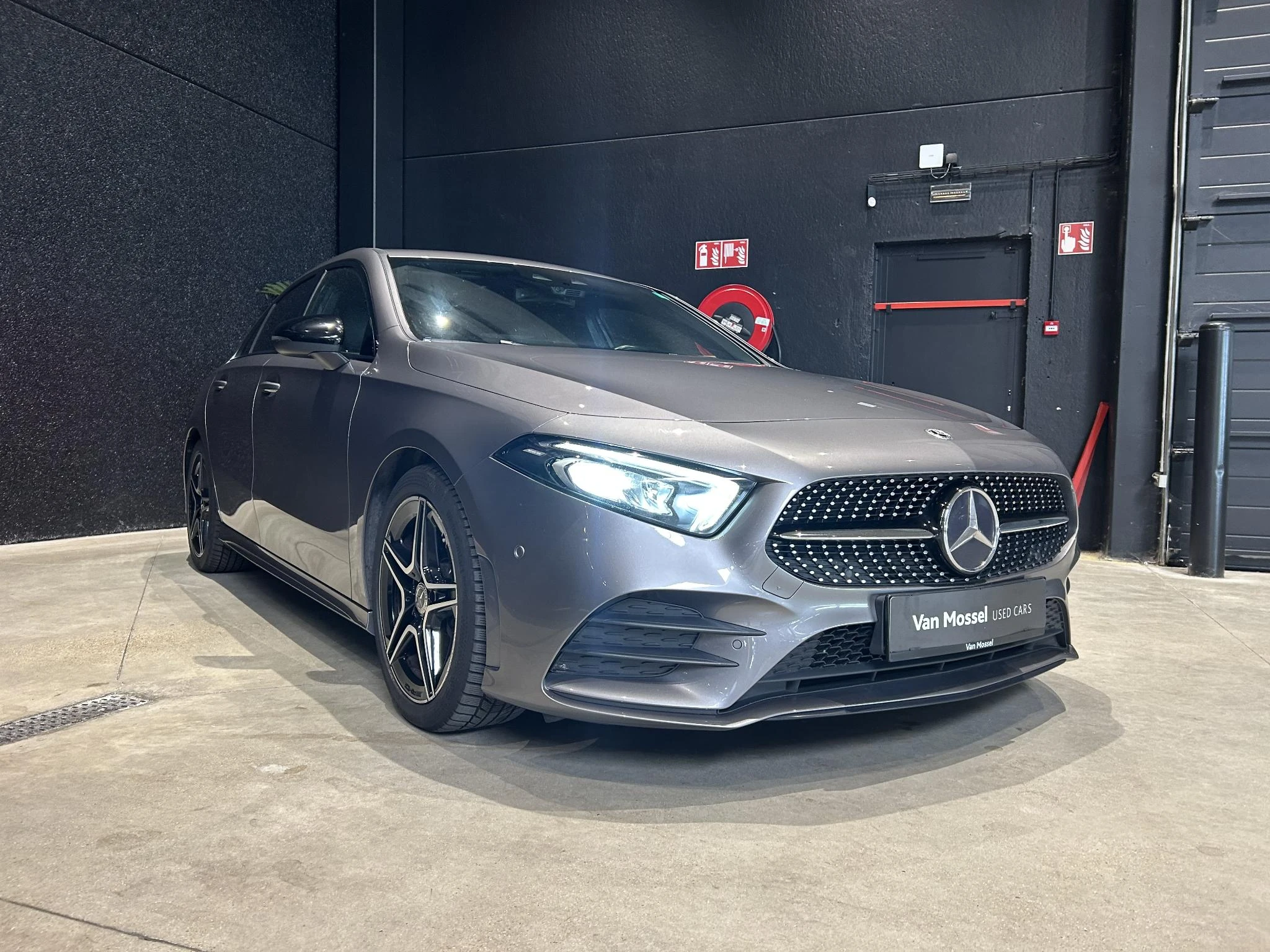 Mercedes-Benz-A-Klasse-image-2