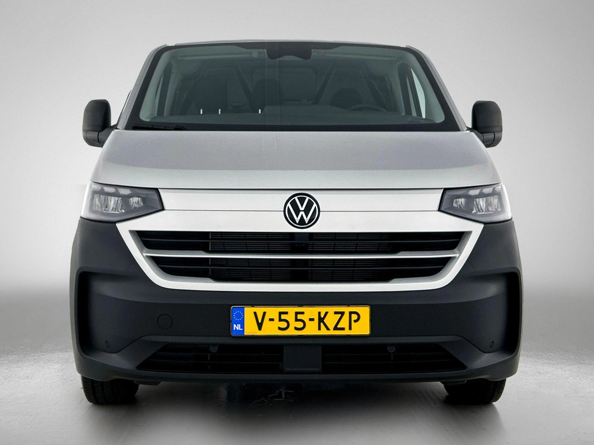 Volkswagen-Transporter-image-4