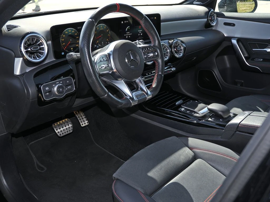 Mercedes-AMG-A-Klasse 45-image-8