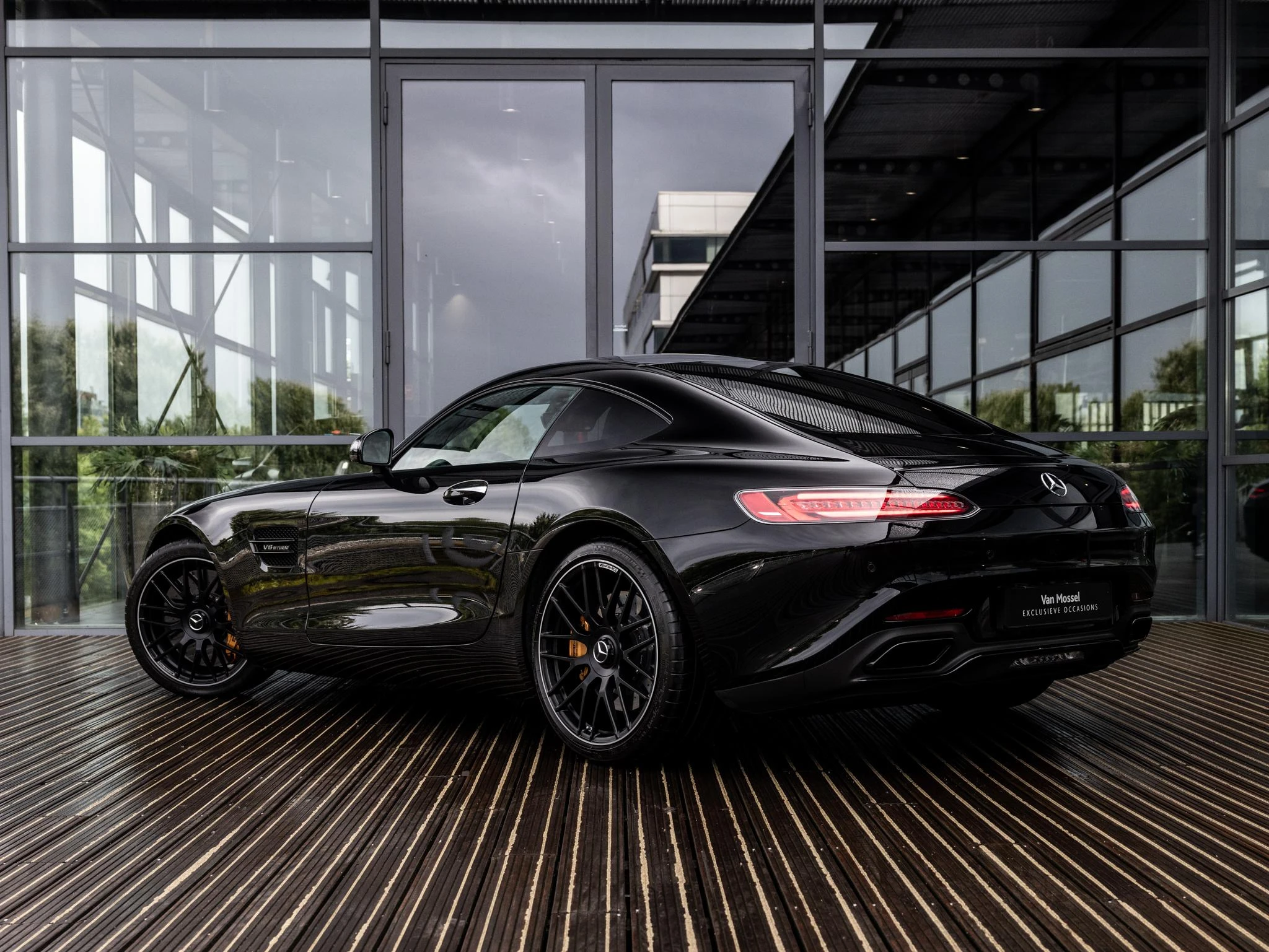 Mercedes-AMG-GT-image-3