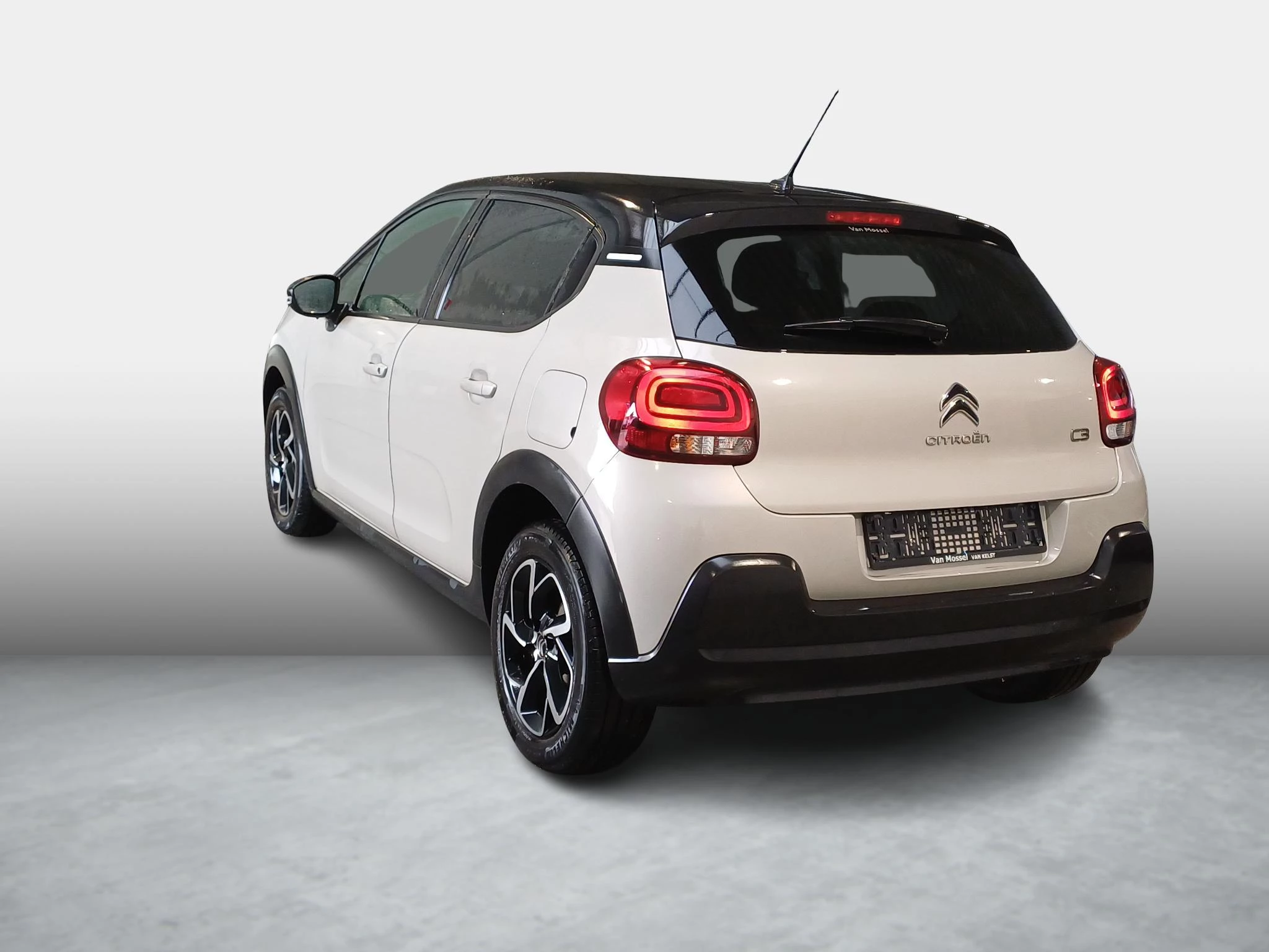 Citroën C3 1.2 110 AUTO Shine