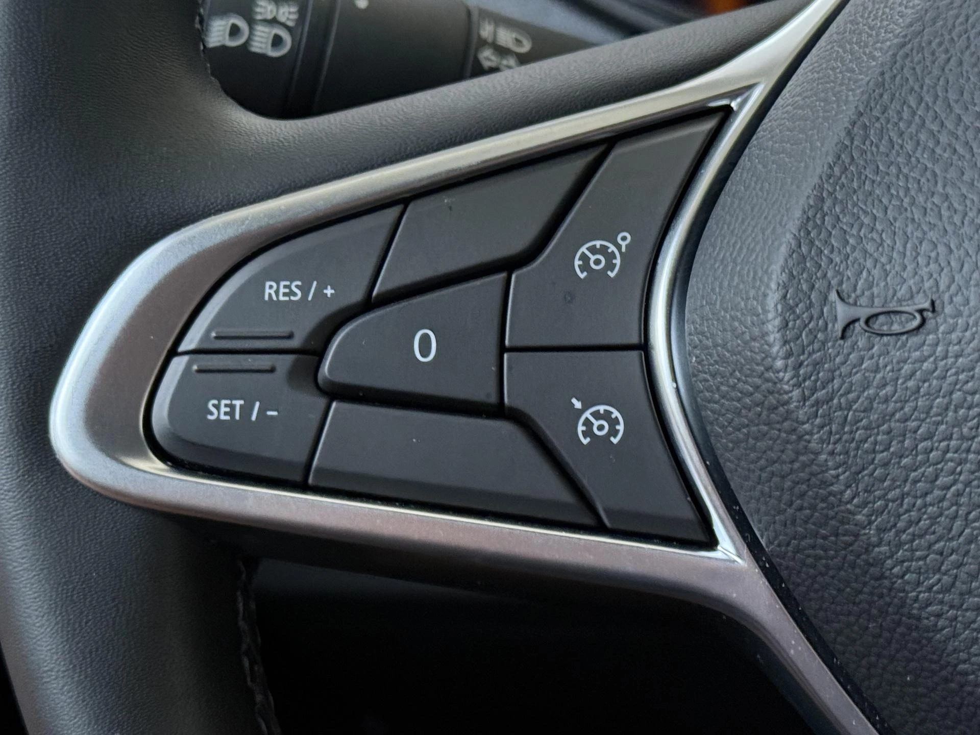 Renault-Clio-image-12