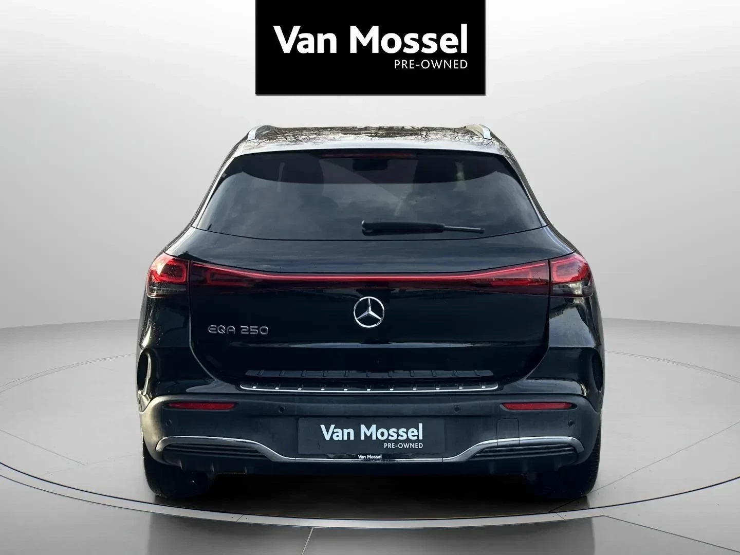 Mercedes-Benz-EQA-image-5