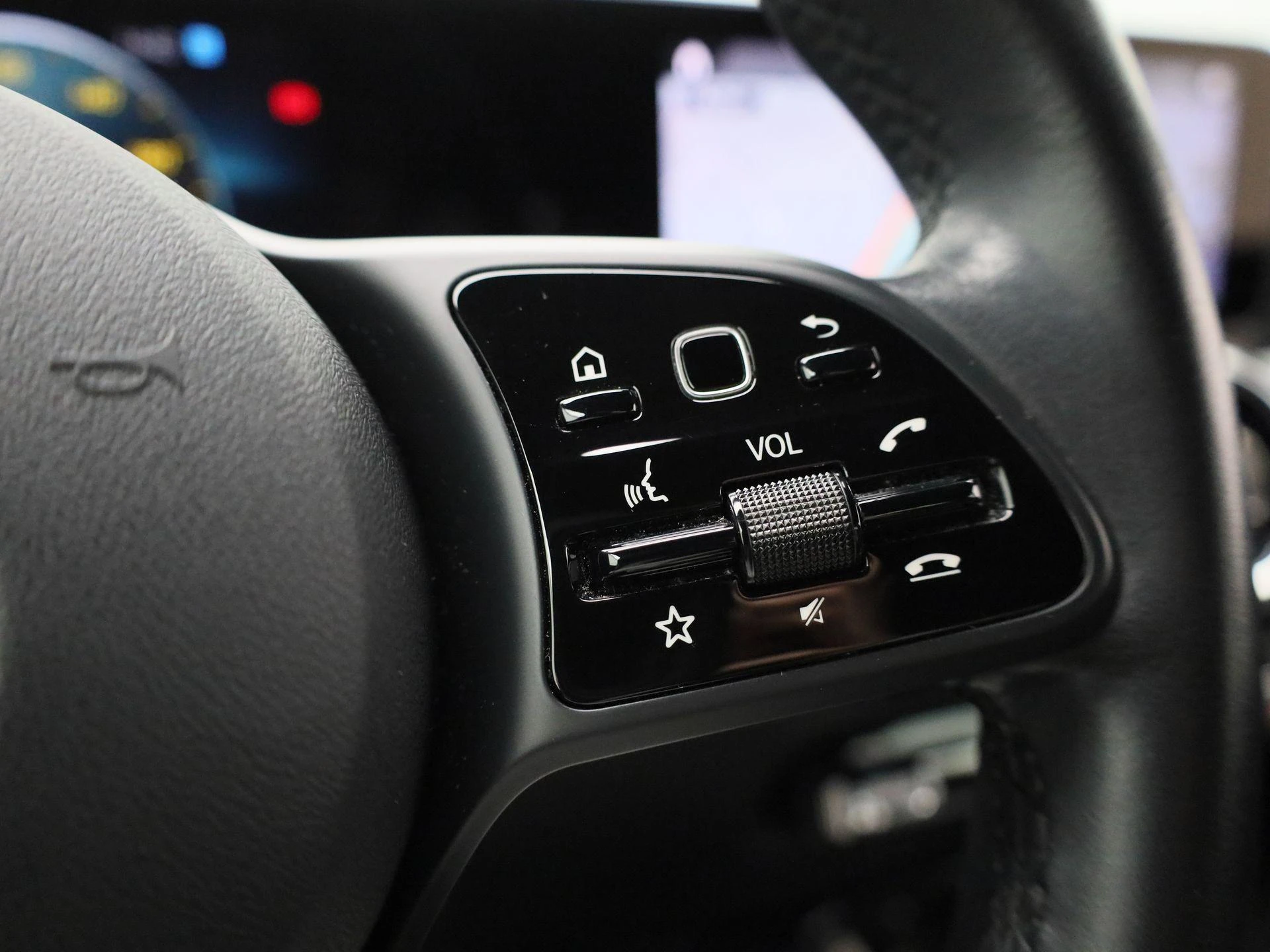 Mercedes-Benz-B-Klasse-image-18