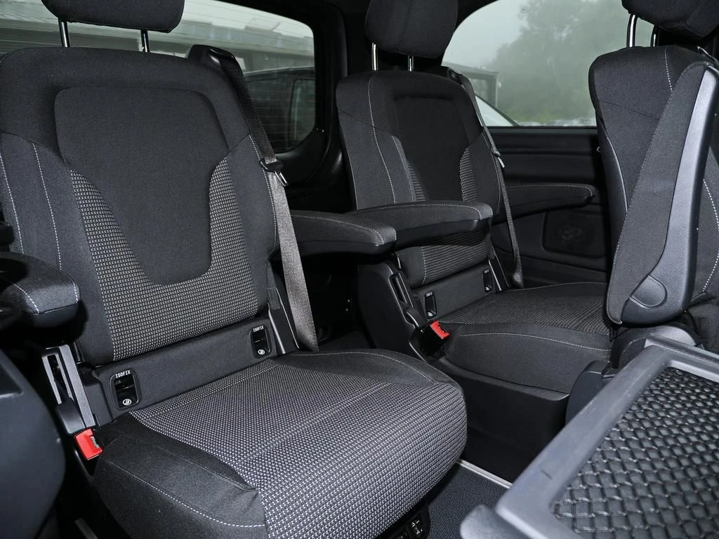 Mercedes-Benz-V-Klasse 300 d-image-15
