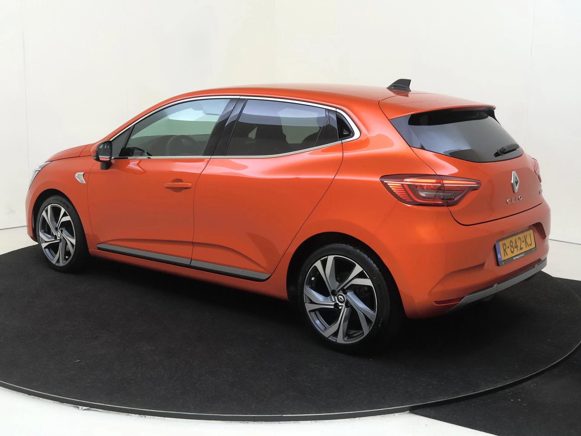 Renault-Clio-image-2