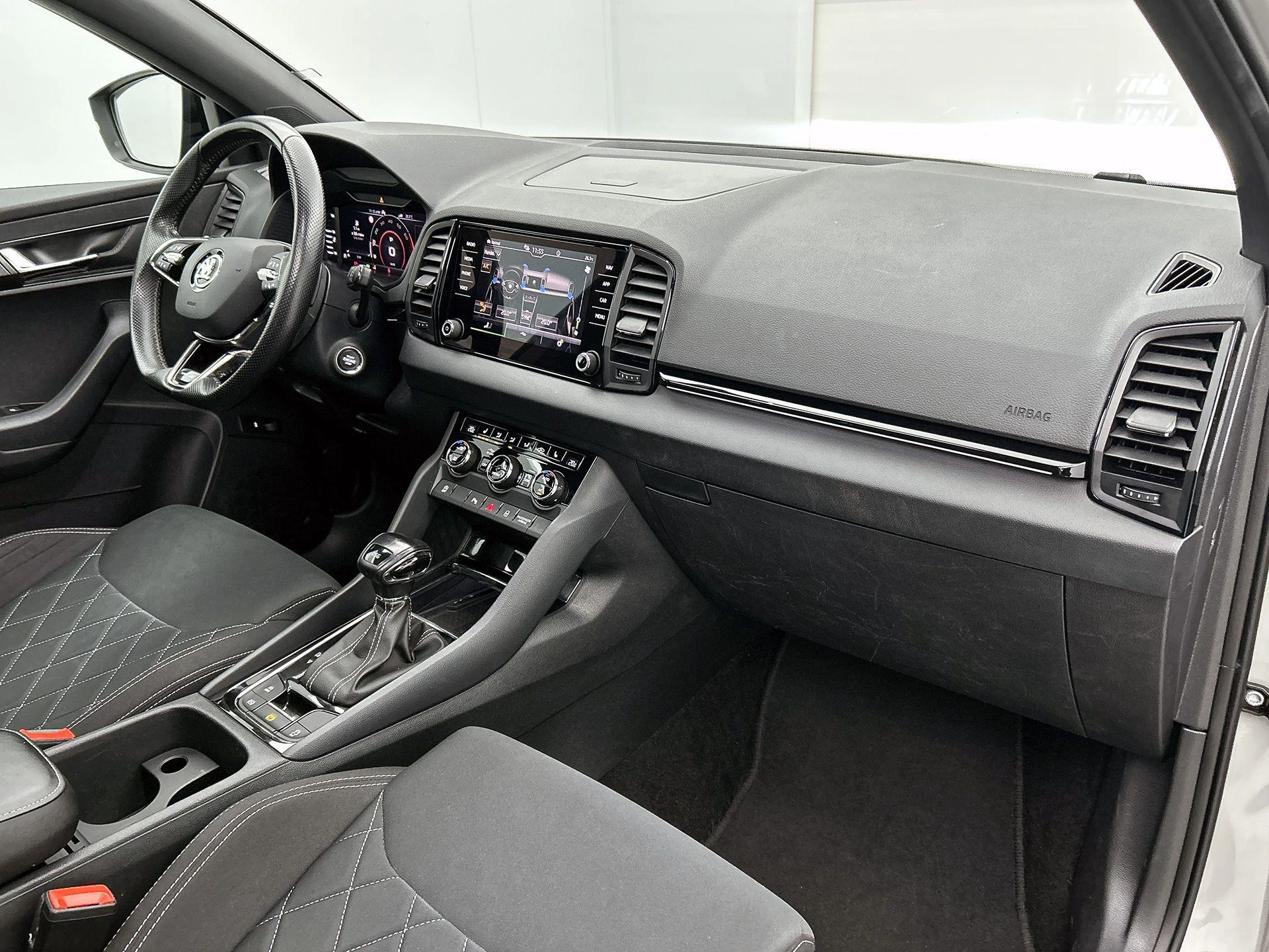 Škoda Karoq 1.5 TSI ACT Sportline Business