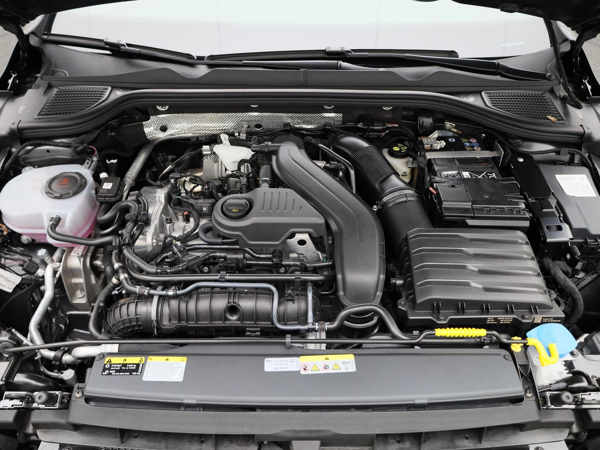 Volkswagen-Golf-image-38