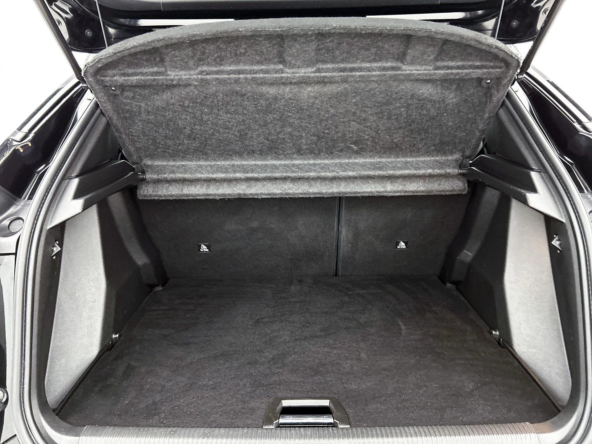 Peugeot-e-2008-image-34