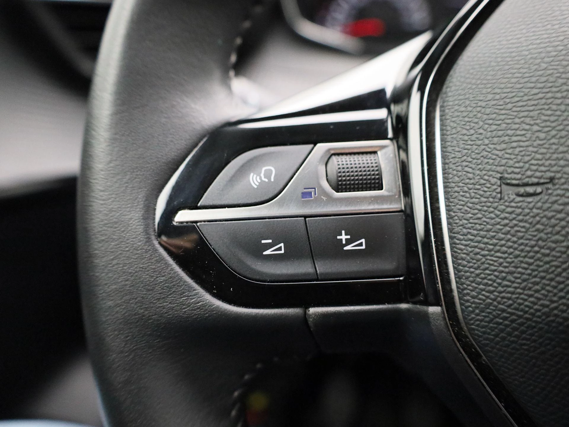 Peugeot-208-image-16