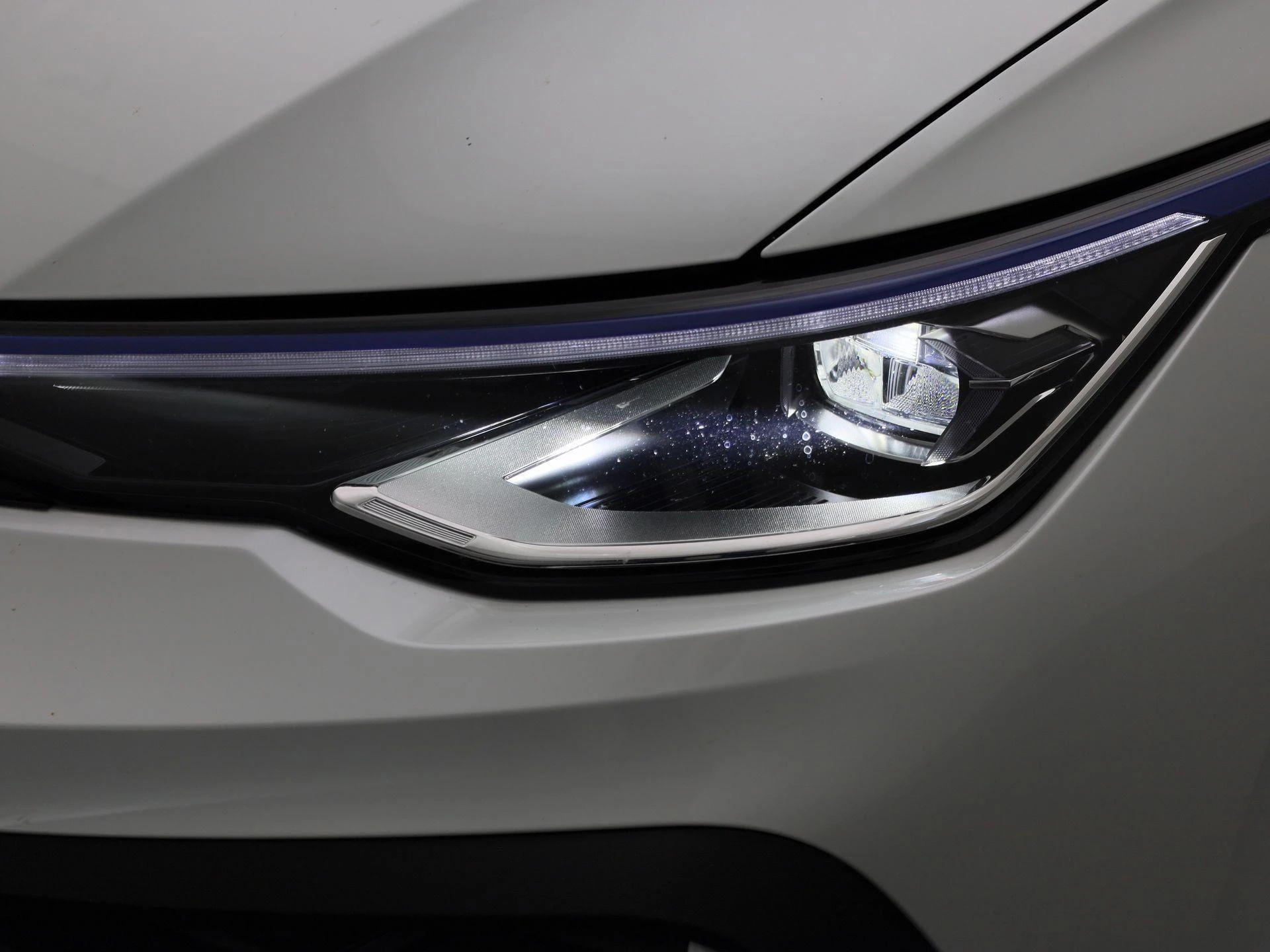 Volkswagen-Golf-image-13