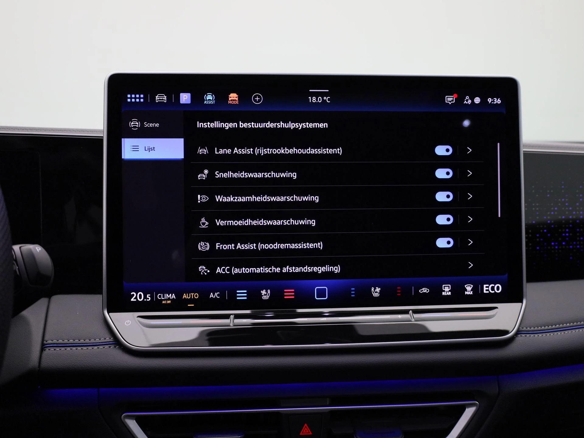 Volkswagen-Tiguan-image-30
