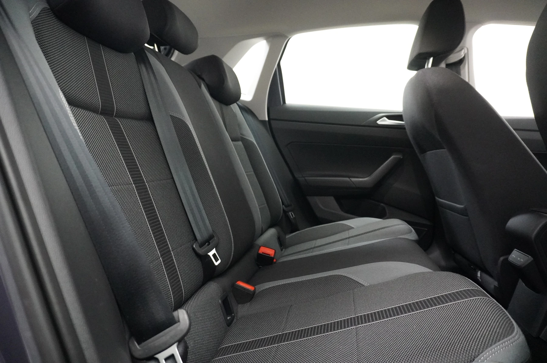 Volkswagen-Polo-image-13