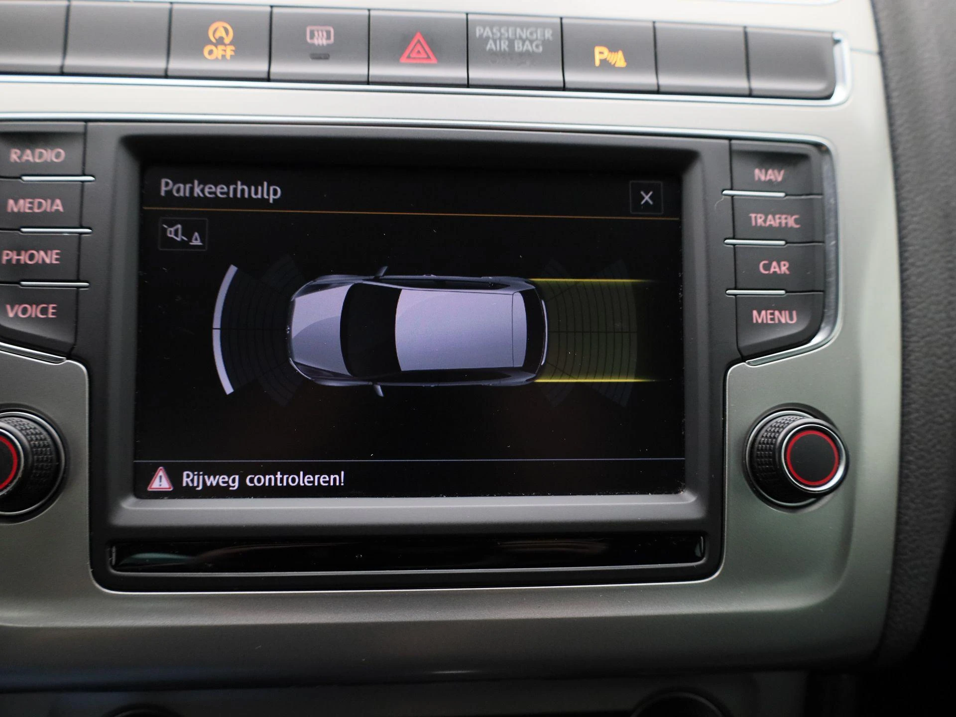 Volkswagen-Polo-image-24