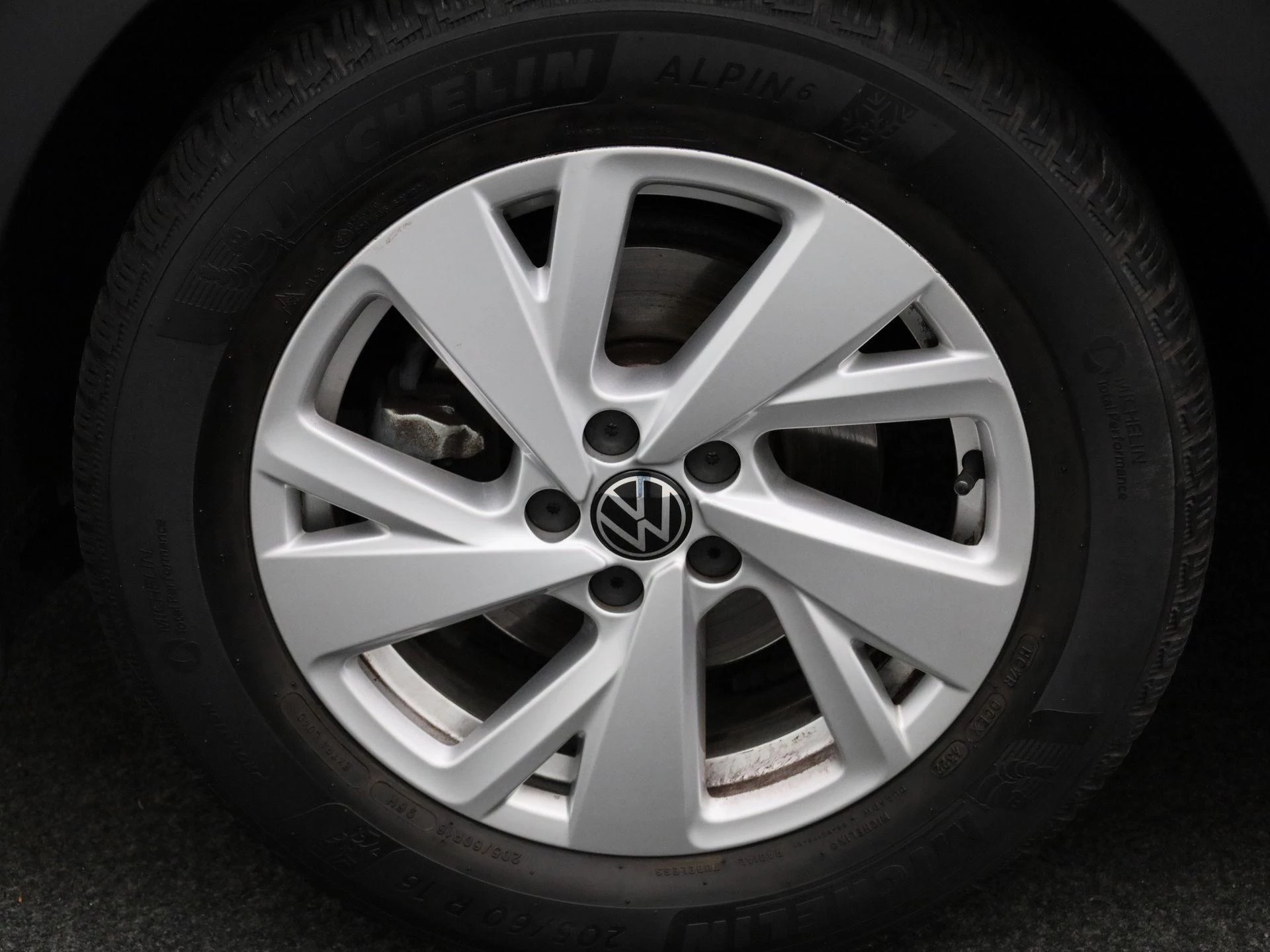 Volkswagen-Taigo-image-12