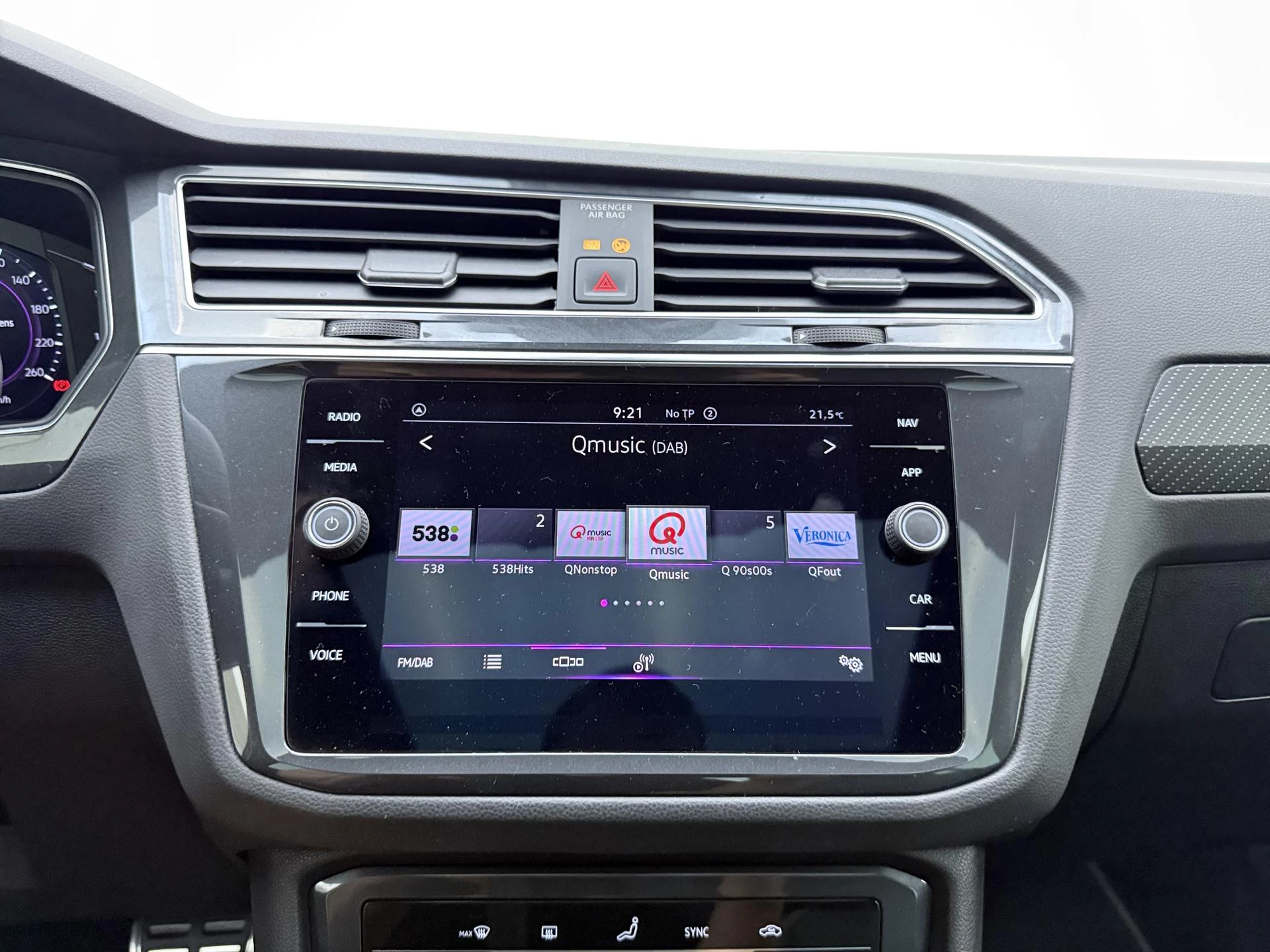Volkswagen-Tiguan-image-20