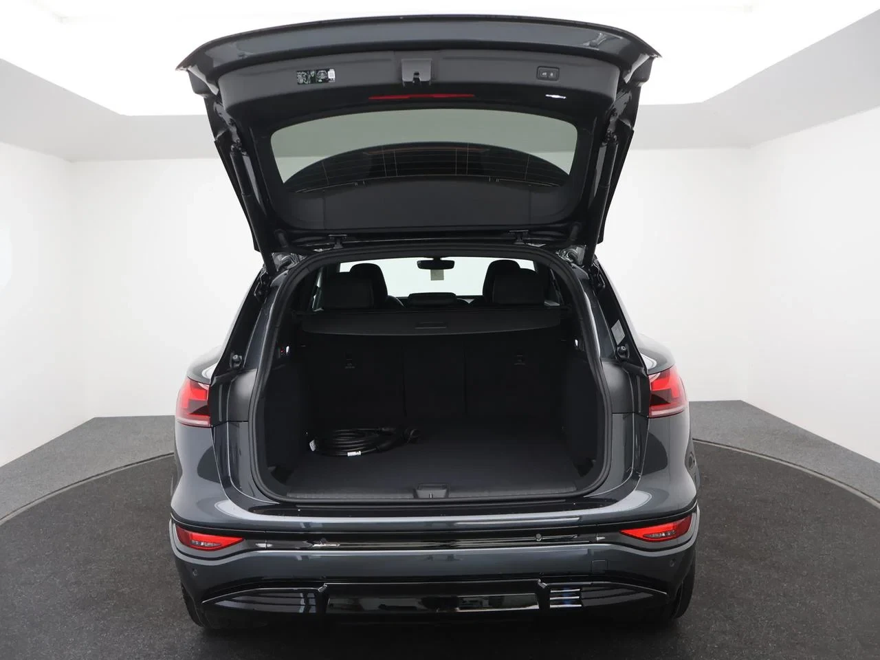 Audi-Q6 e-tron-image-13