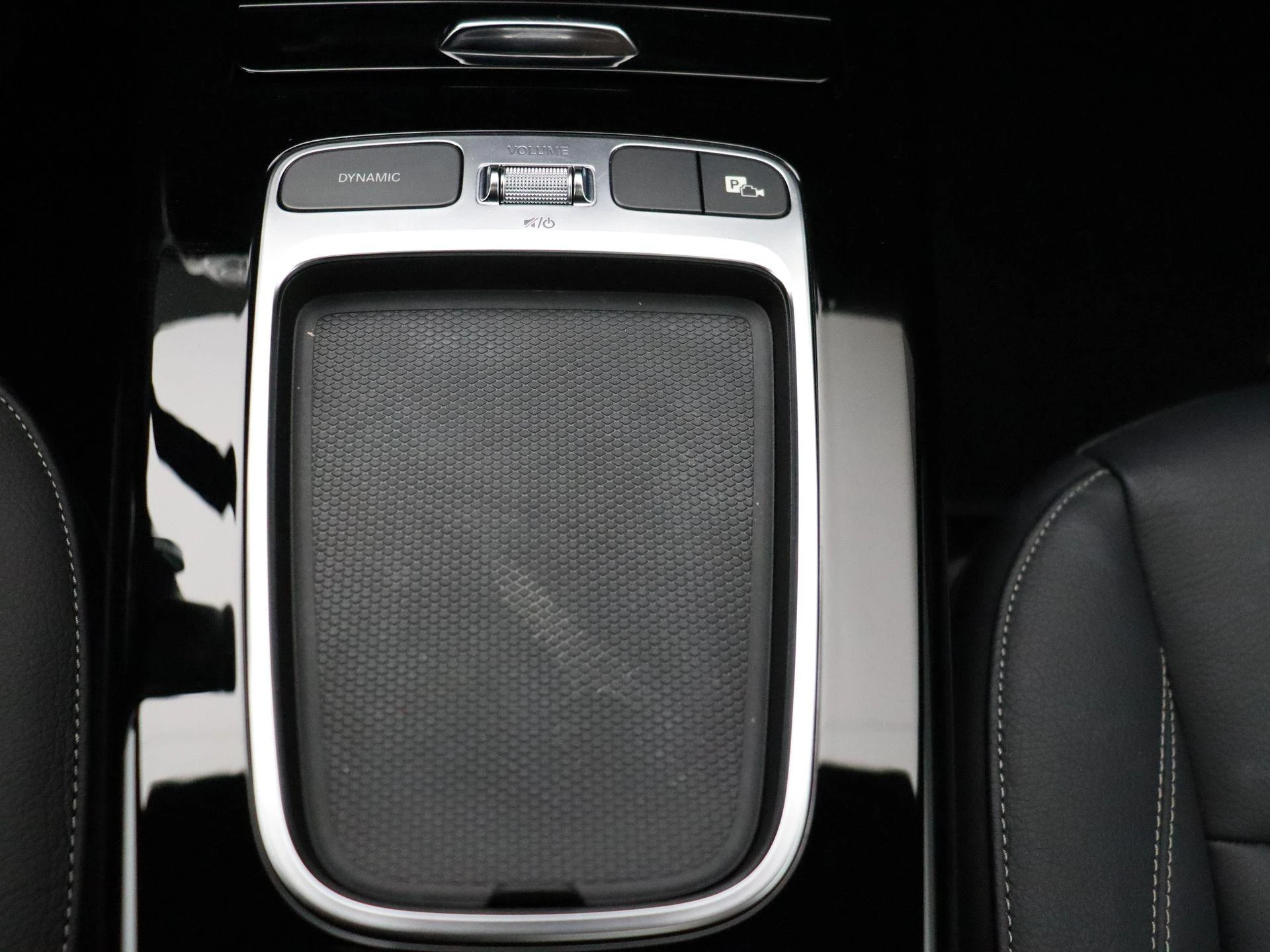 Mercedes-Benz-CLA-image-19
