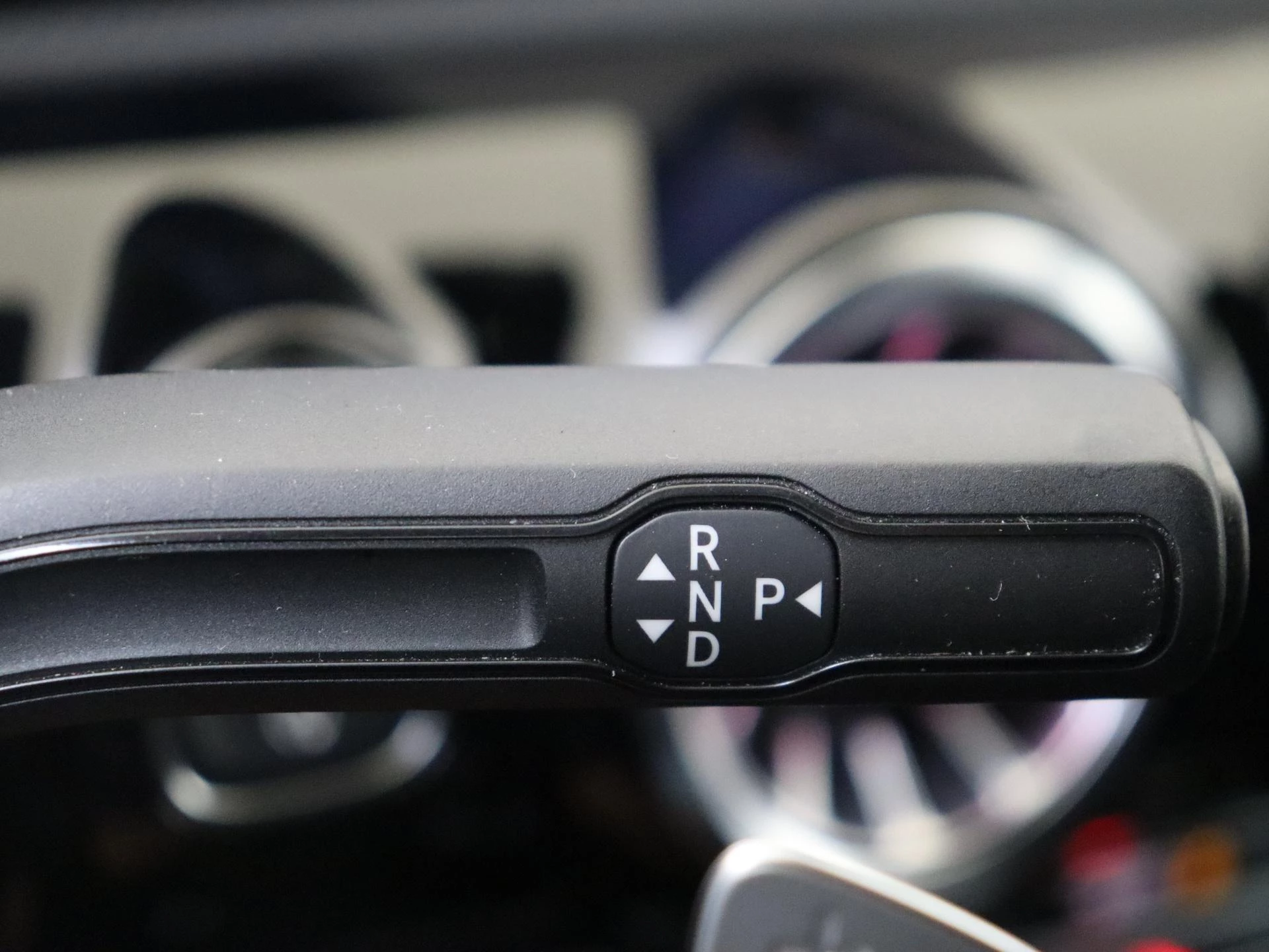 Mercedes-Benz-CLA-image-14